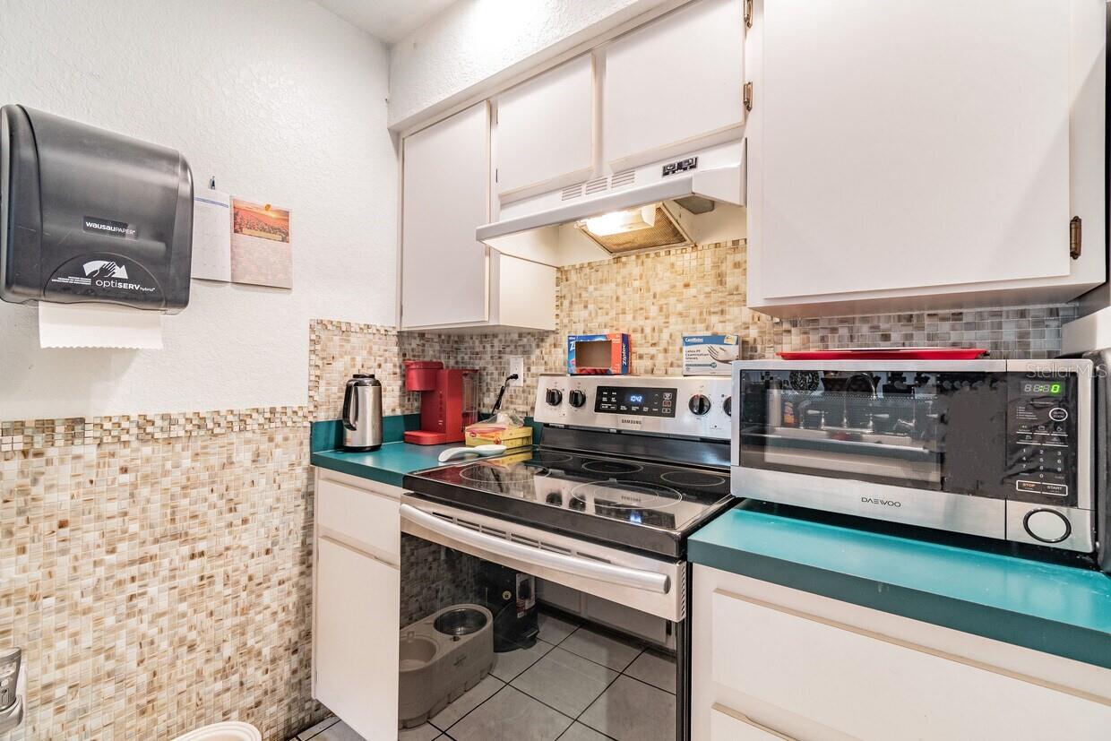 Listing photo id 67 for 4407 Millwood Road