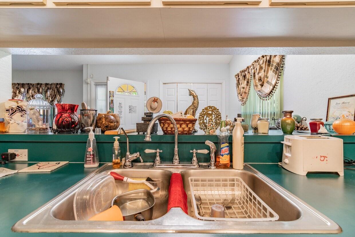 Listing photo id 72 for 4407 Millwood Road