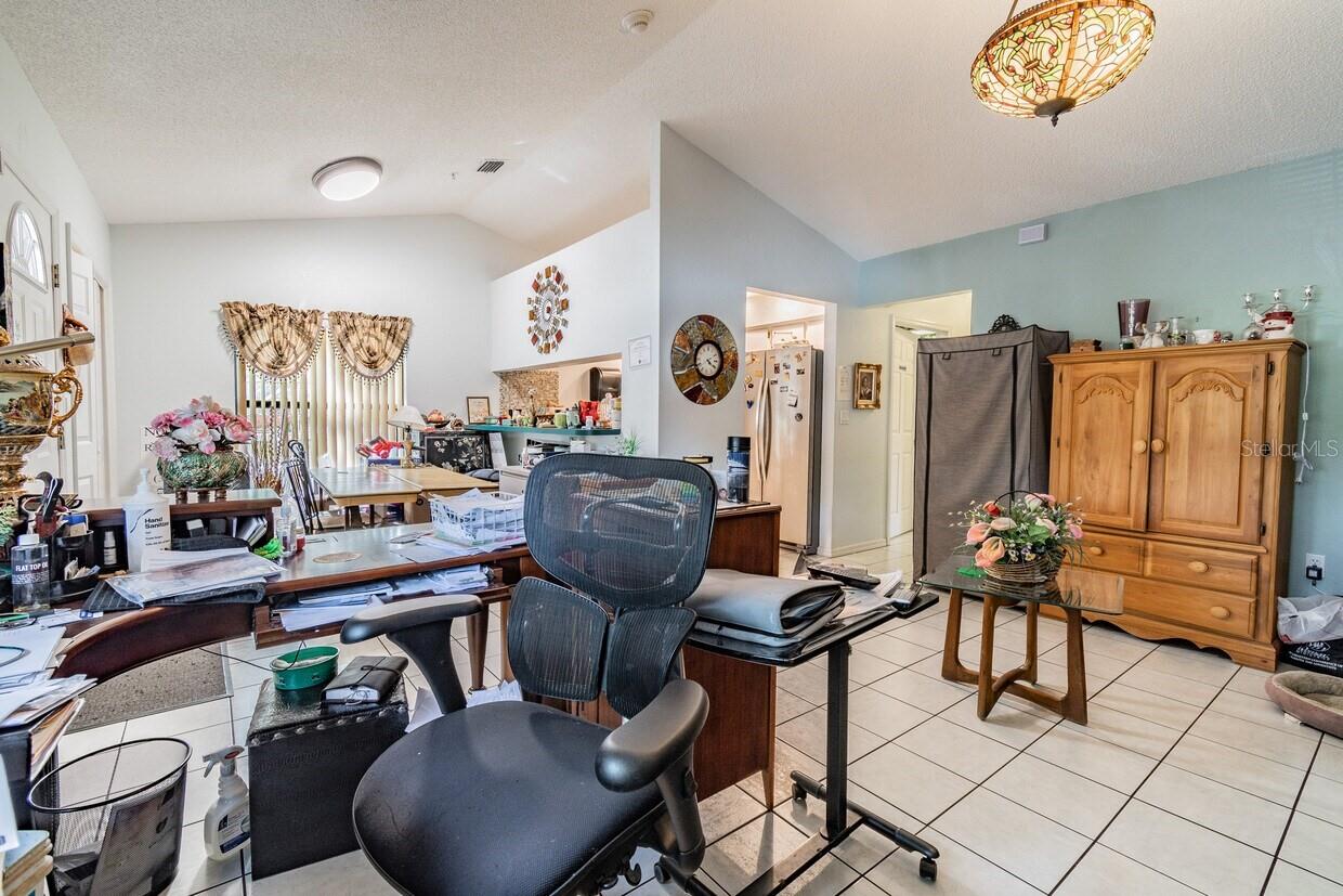 Listing photo id 75 for 4407 Millwood Road