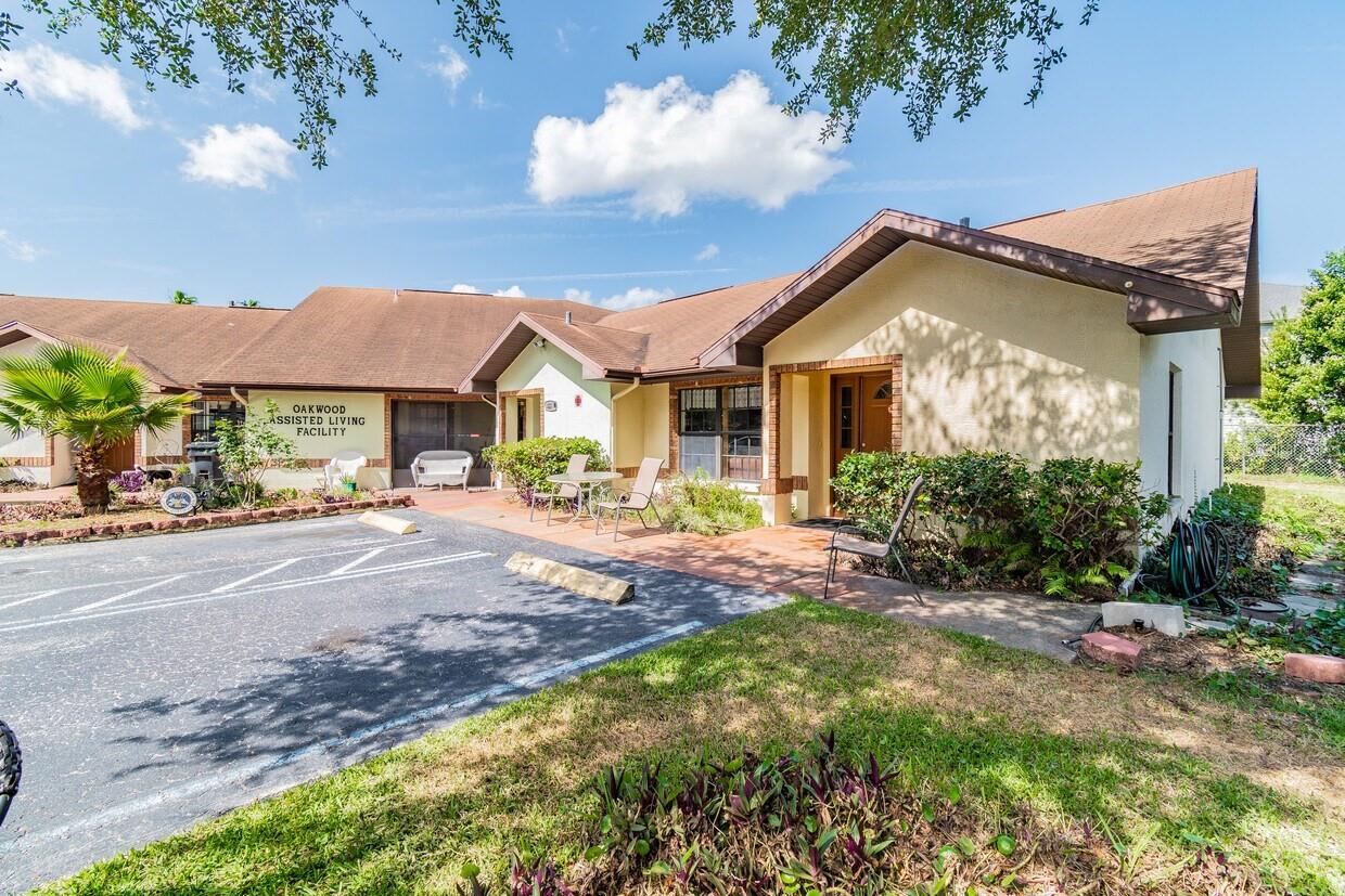 Listing photo id 77 for 4407 Millwood Road