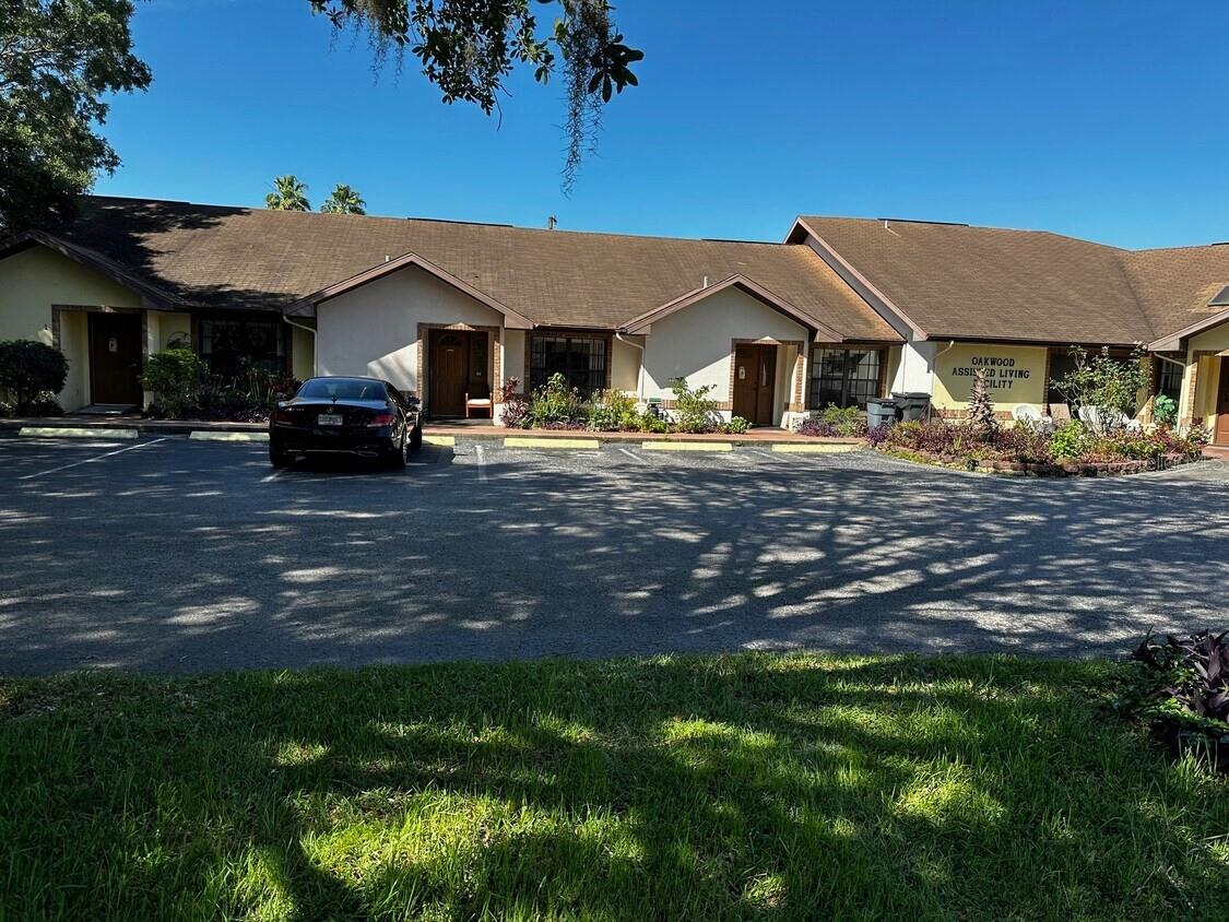 Listing photo id 6 for 4407 Millwood Road