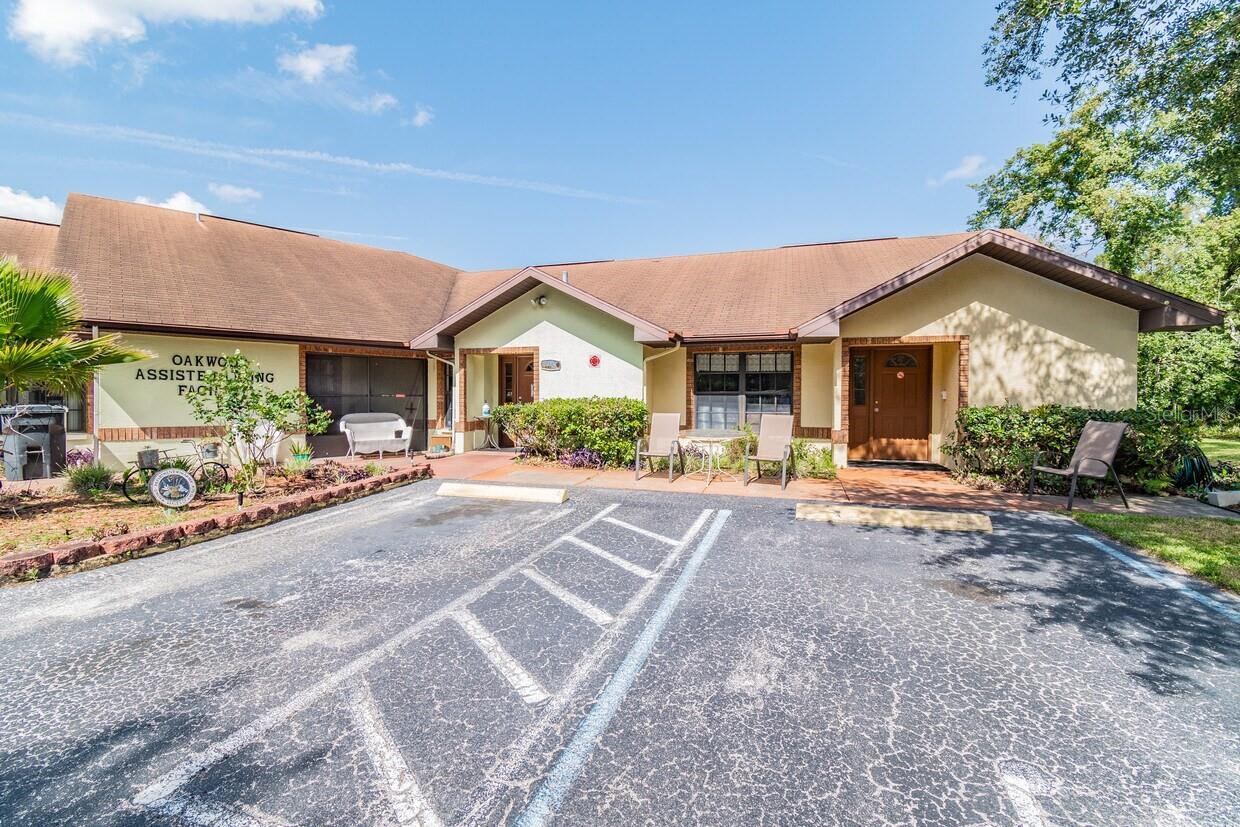 Listing photo id 78 for 4407 Millwood Road