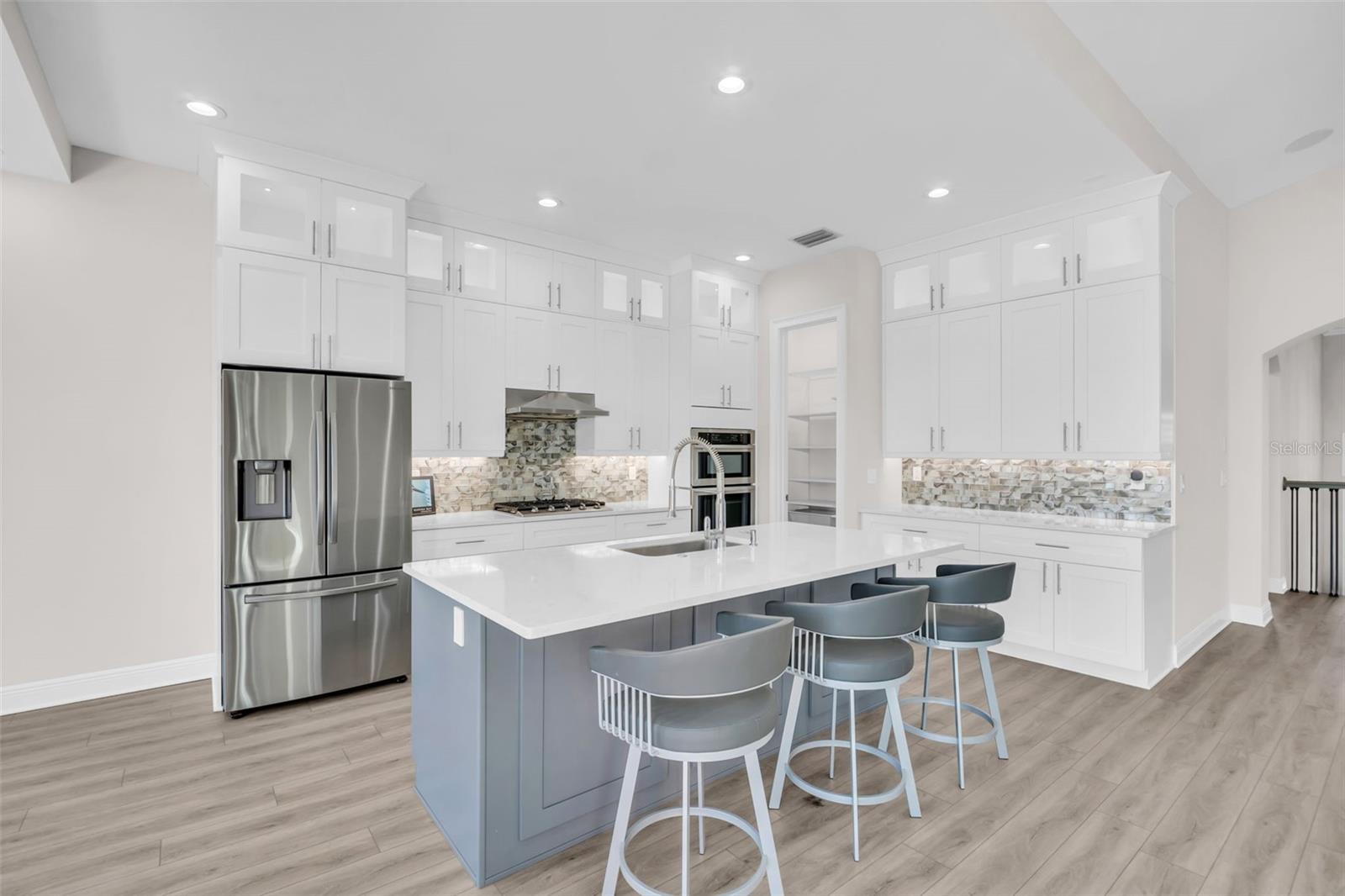 Listing photo id 9 for 11 Franklin Court S C