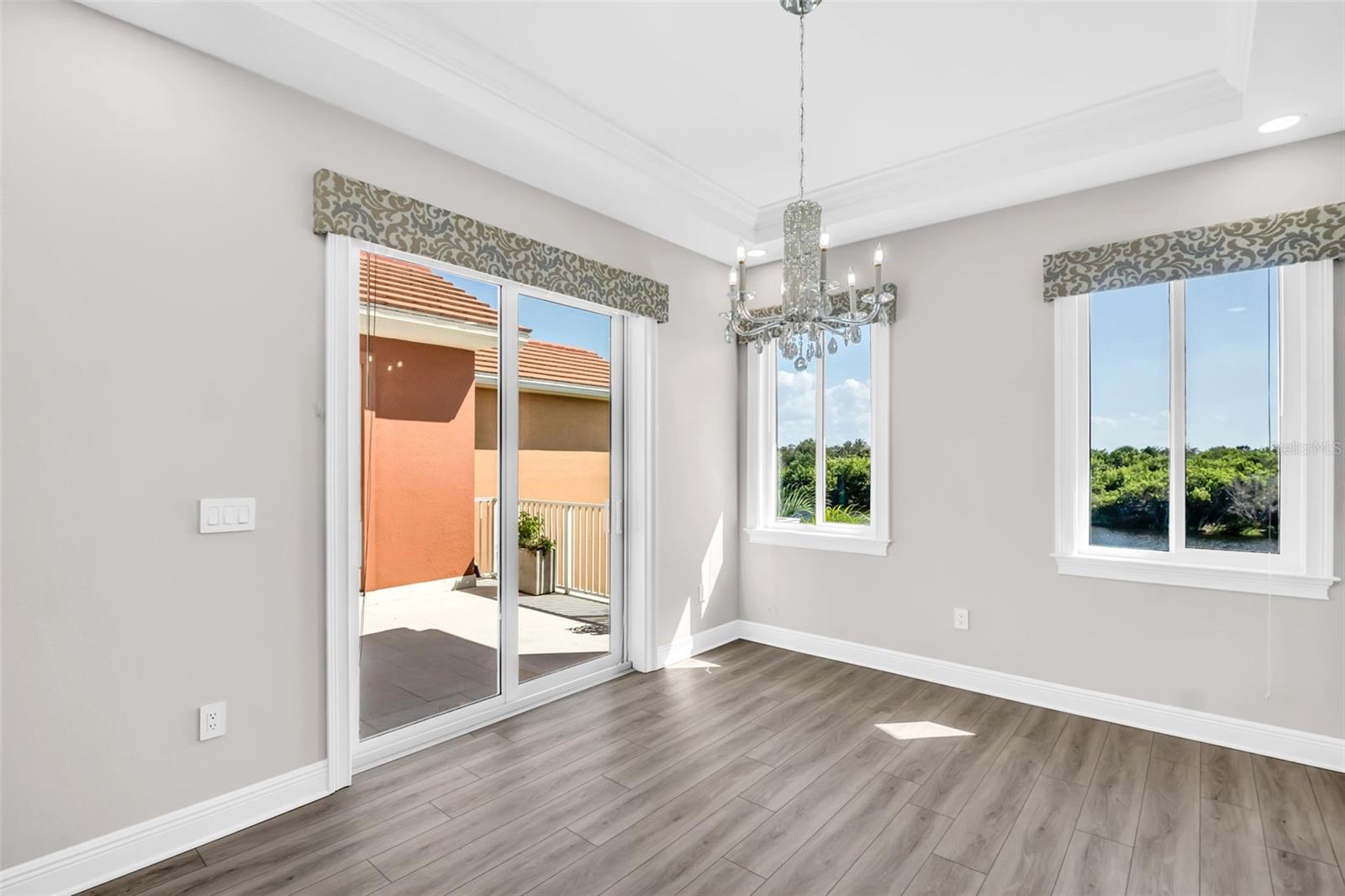 Listing photo id 12 for 11 Franklin Court S C