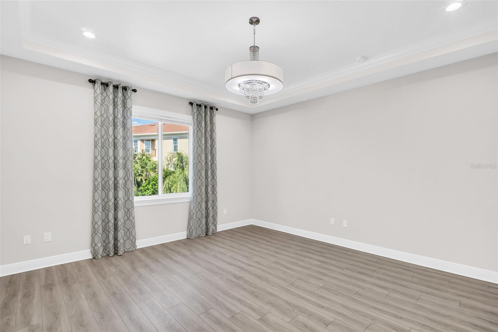 Listing photo id 17 for 11 Franklin Court S C