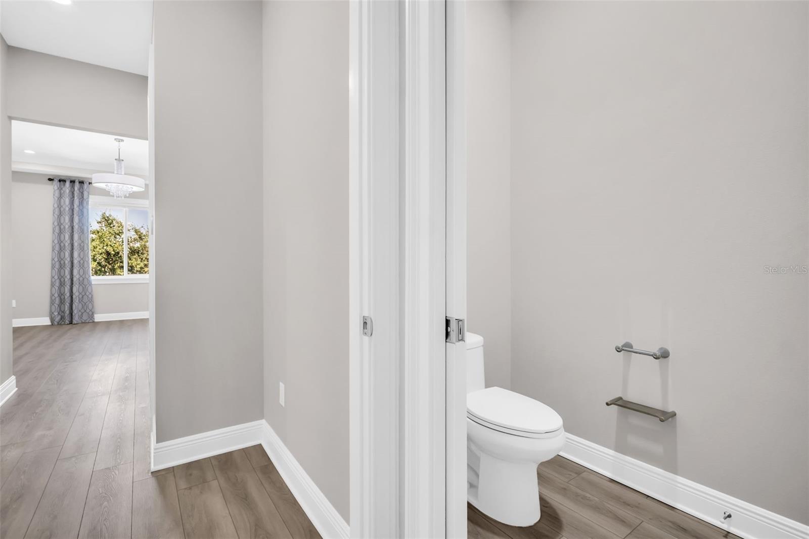 Listing photo id 25 for 11 Franklin Court S C