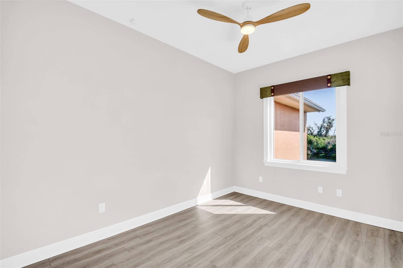 Listing photo id 27 for 11 Franklin Court S C