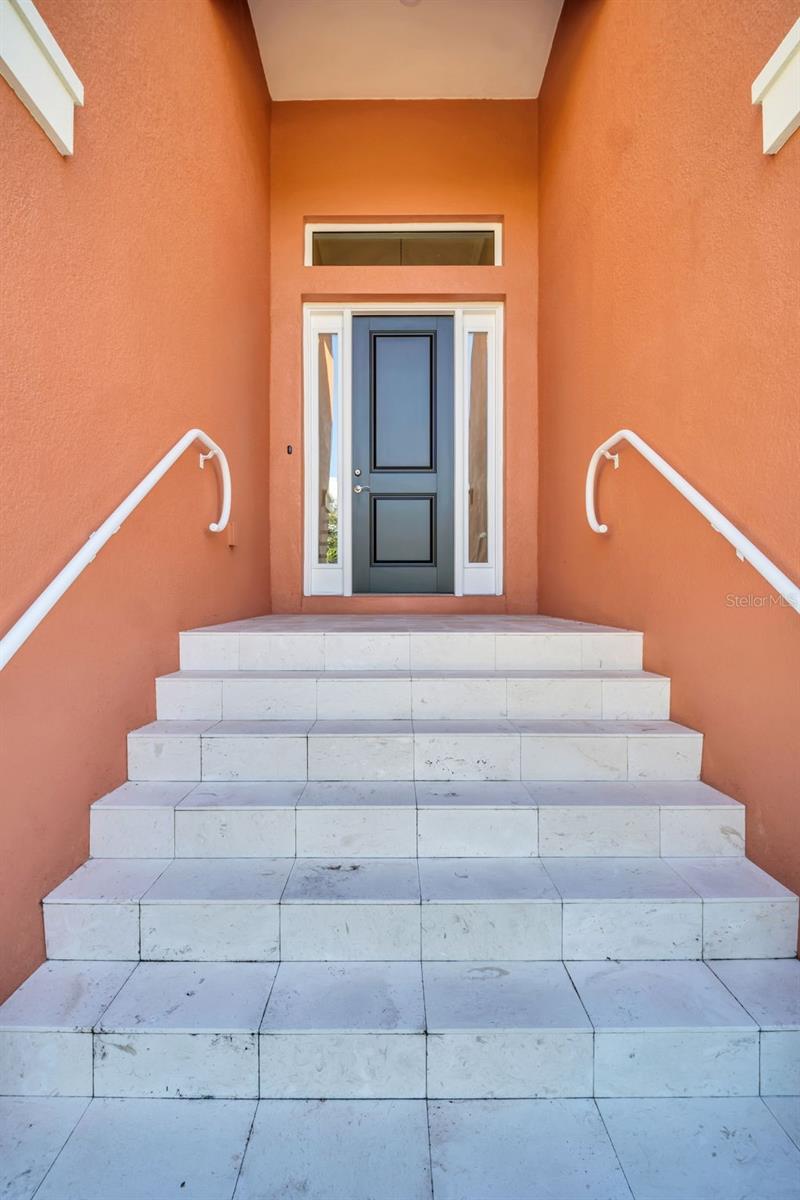 Listing photo id 1 for 11 Franklin Court S C