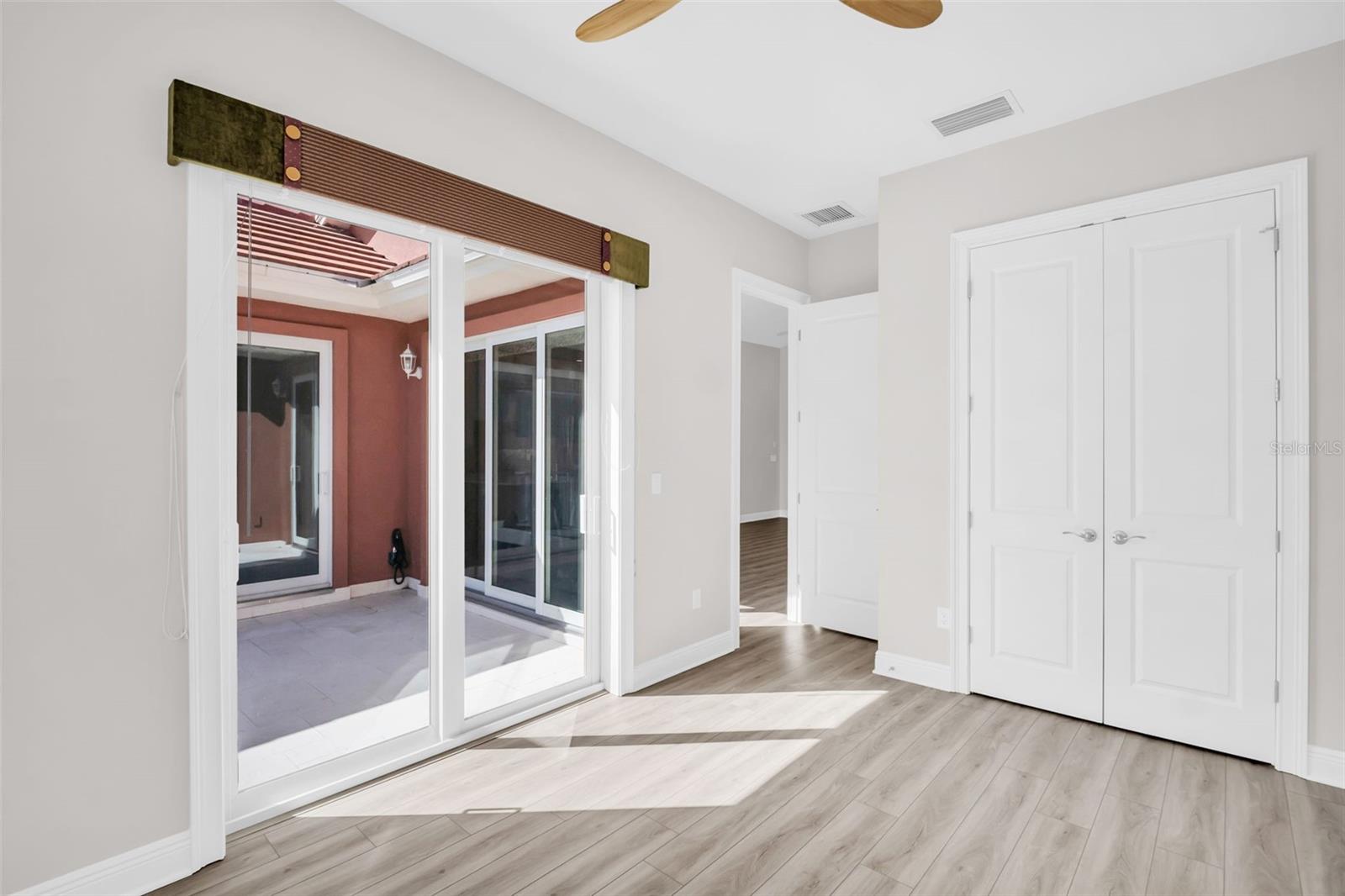 Listing photo id 28 for 11 Franklin Court S C