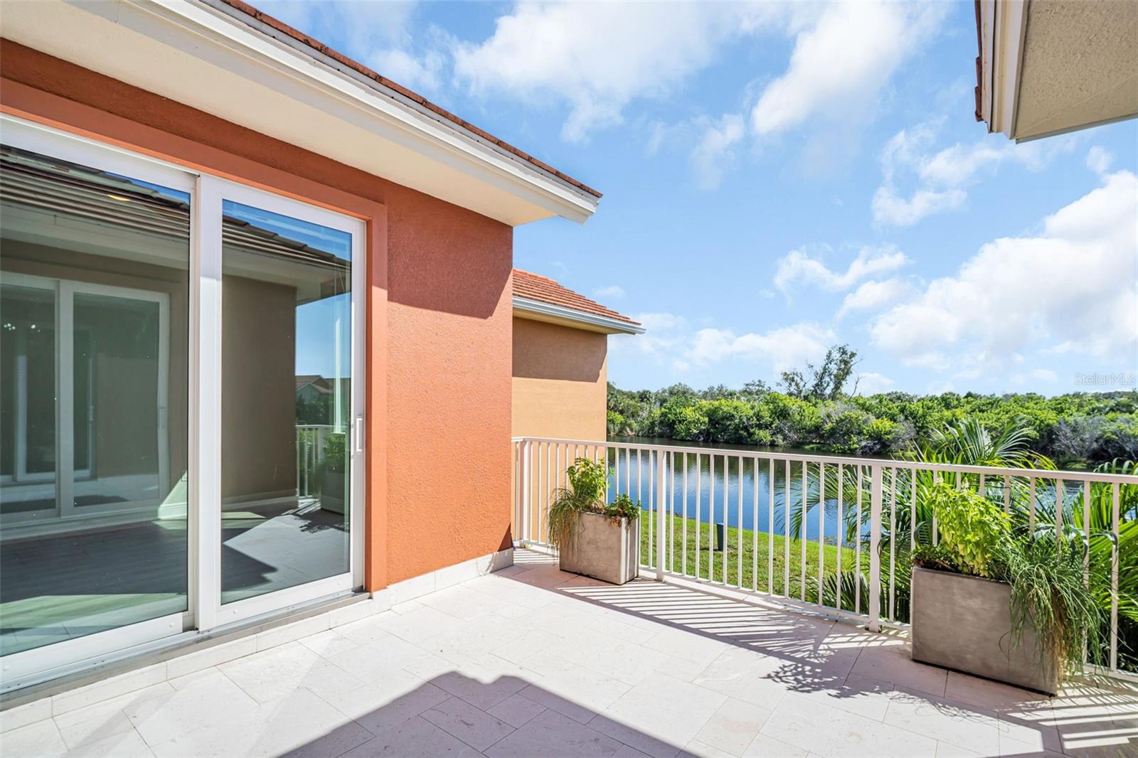 Listing photo id 29 for 11 Franklin Court S C