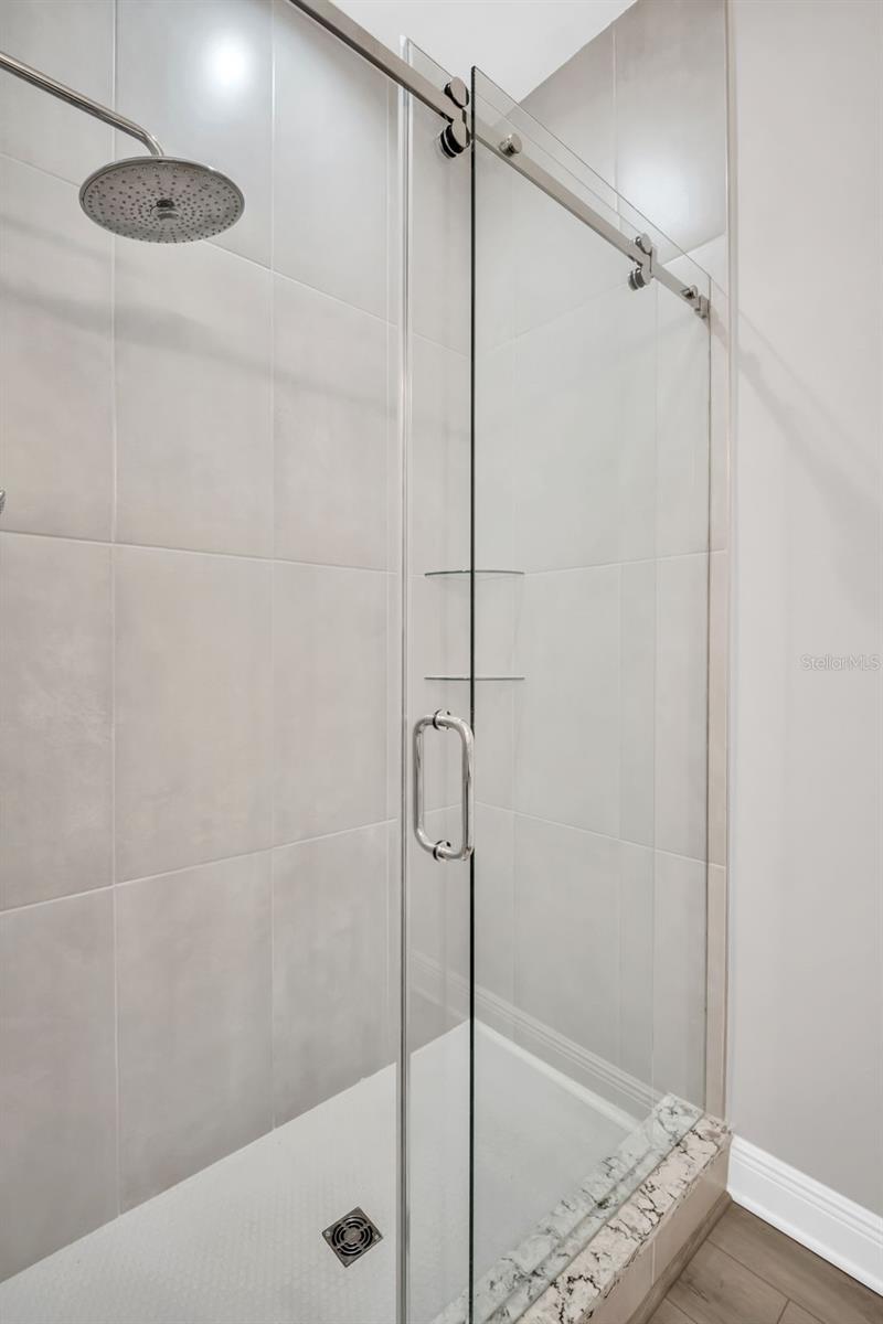 Listing photo id 35 for 11 Franklin Court S C