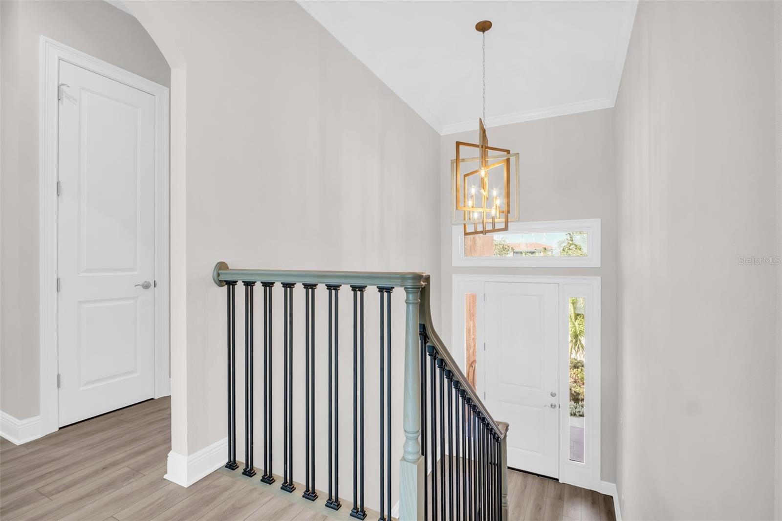 Listing photo id 2 for 11 Franklin Court S C