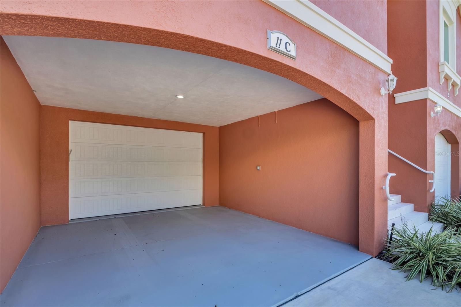 Listing photo id 42 for 11 Franklin Court S C