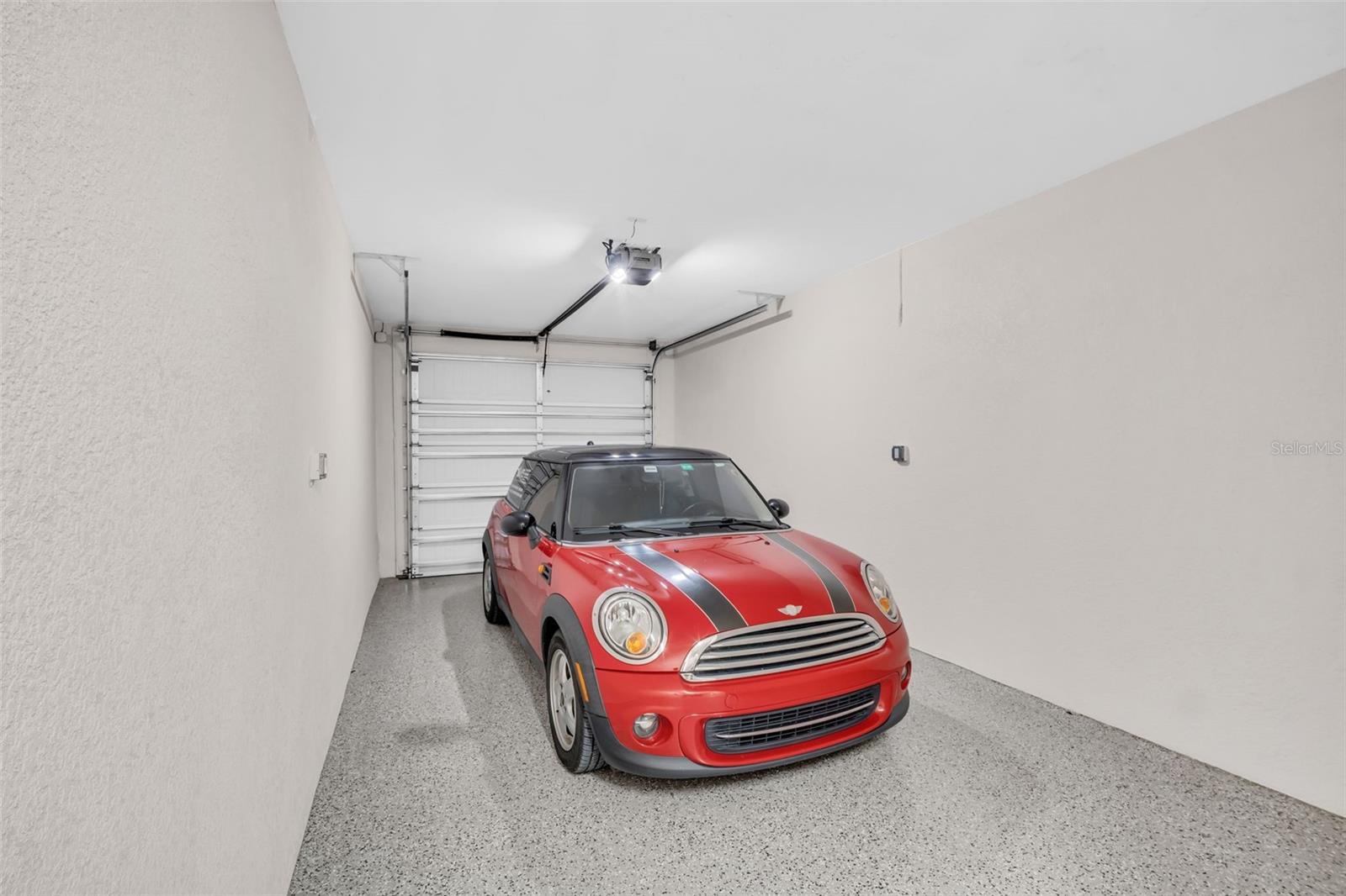 Listing photo id 51 for 11 Franklin Court S C