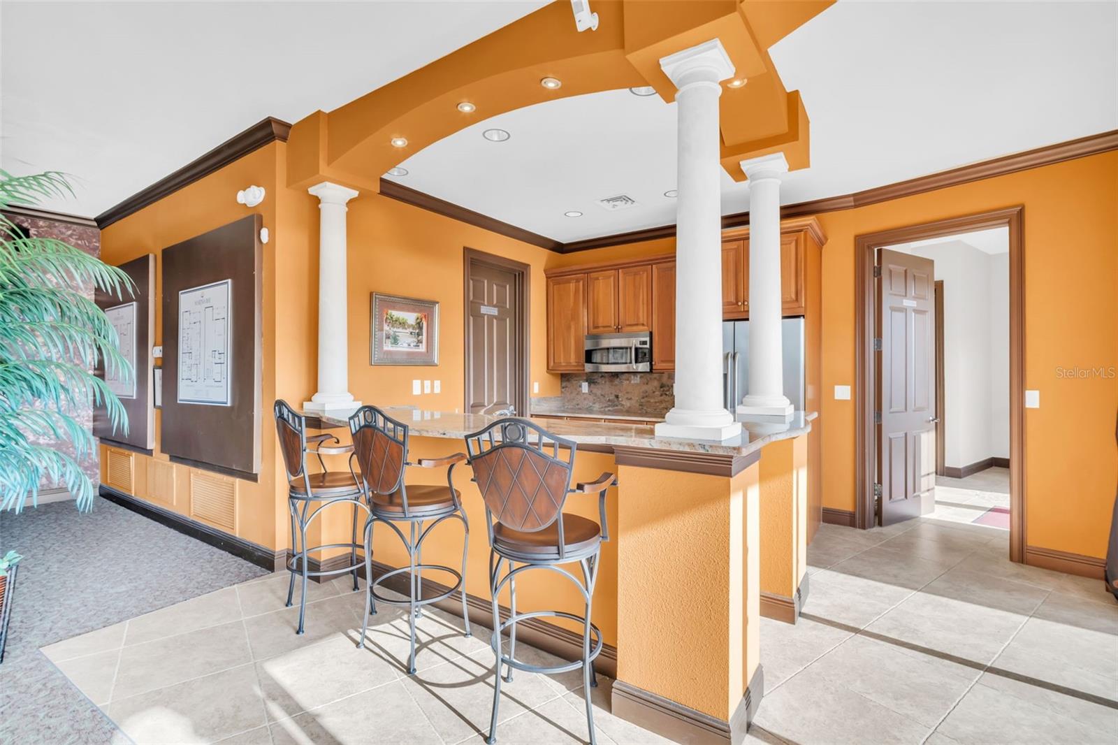 Listing photo id 57 for 11 Franklin Court S C