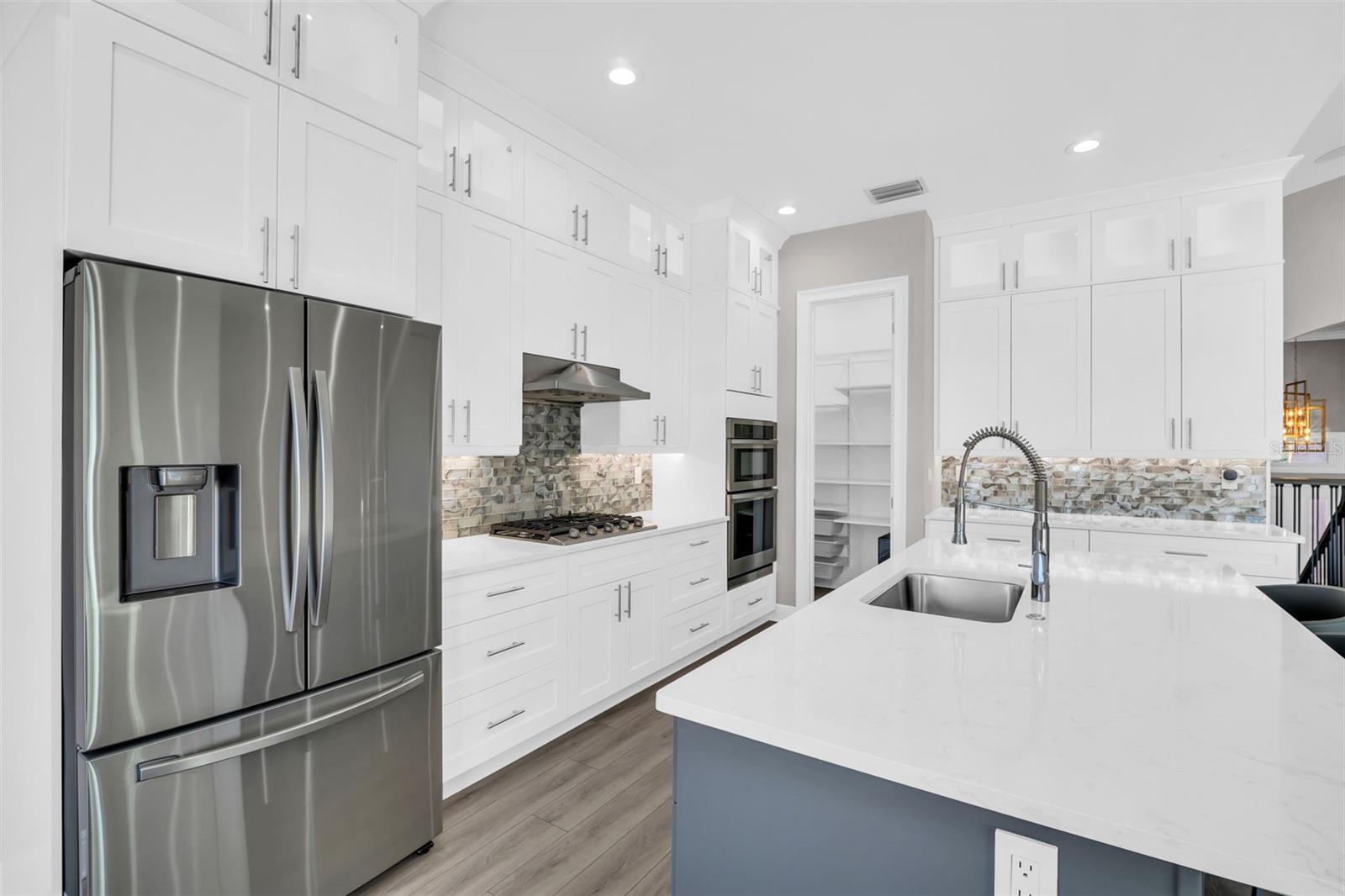 Listing photo id 5 for 11 Franklin Court S C