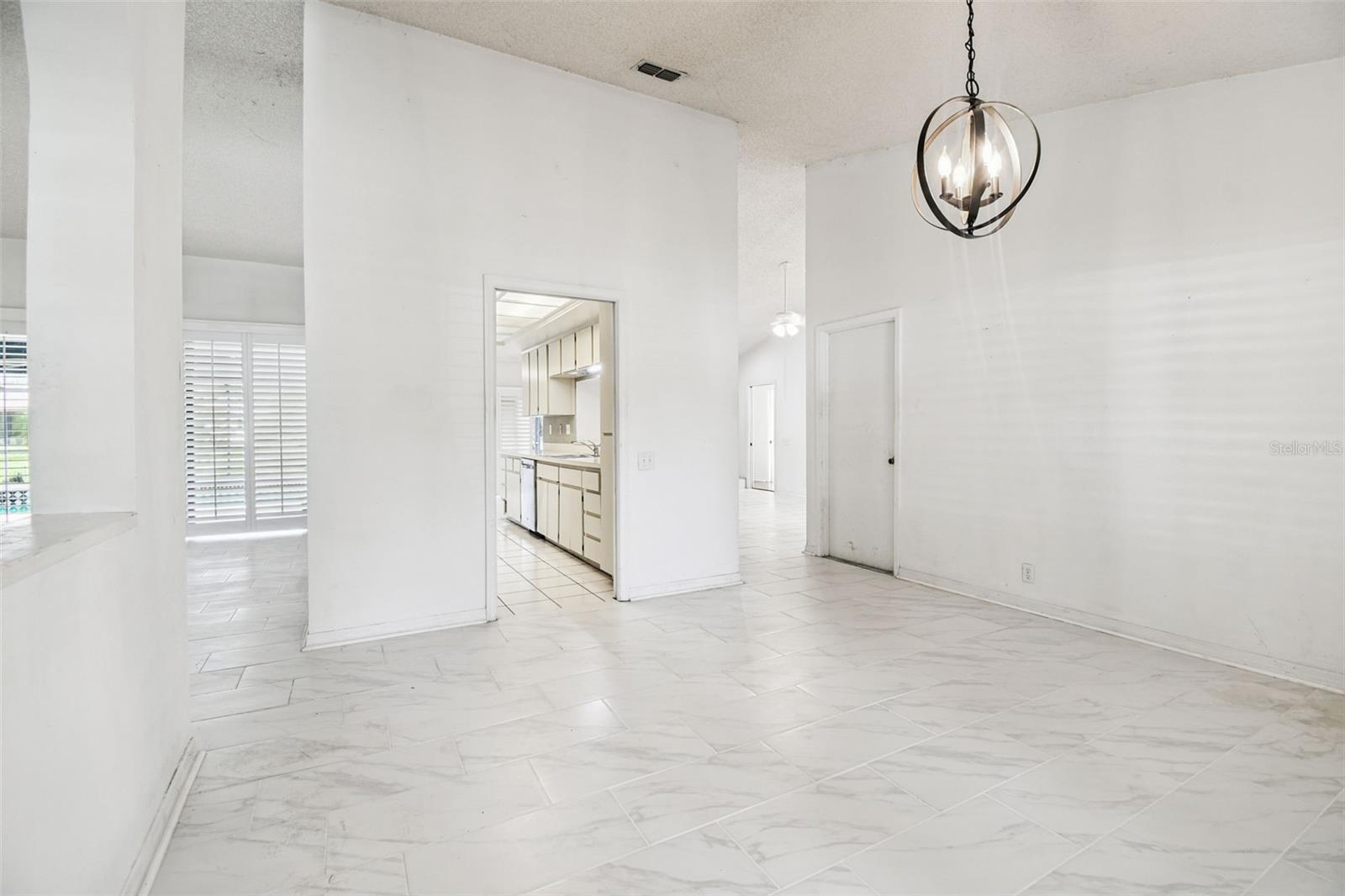 Image 10 of 48 For 1905 Horseshoe Drive