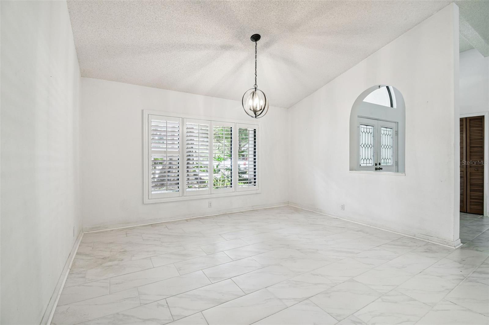 Image 12 of 48 For 1905 Horseshoe Drive