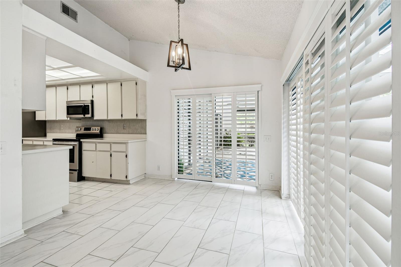 Image 17 of 48 For 1905 Horseshoe Drive