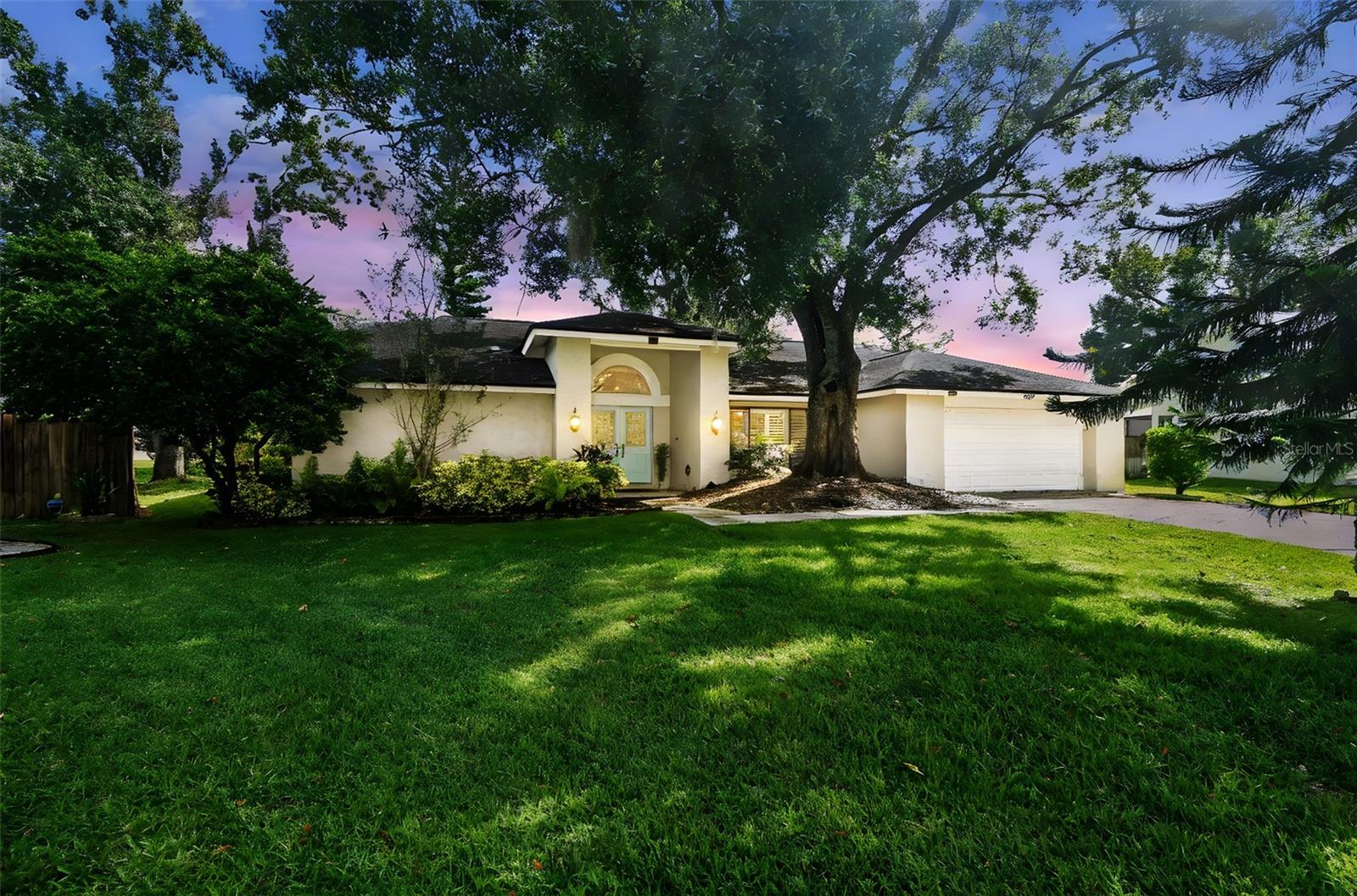 Image 2 of 48 For 1905 Horseshoe Drive