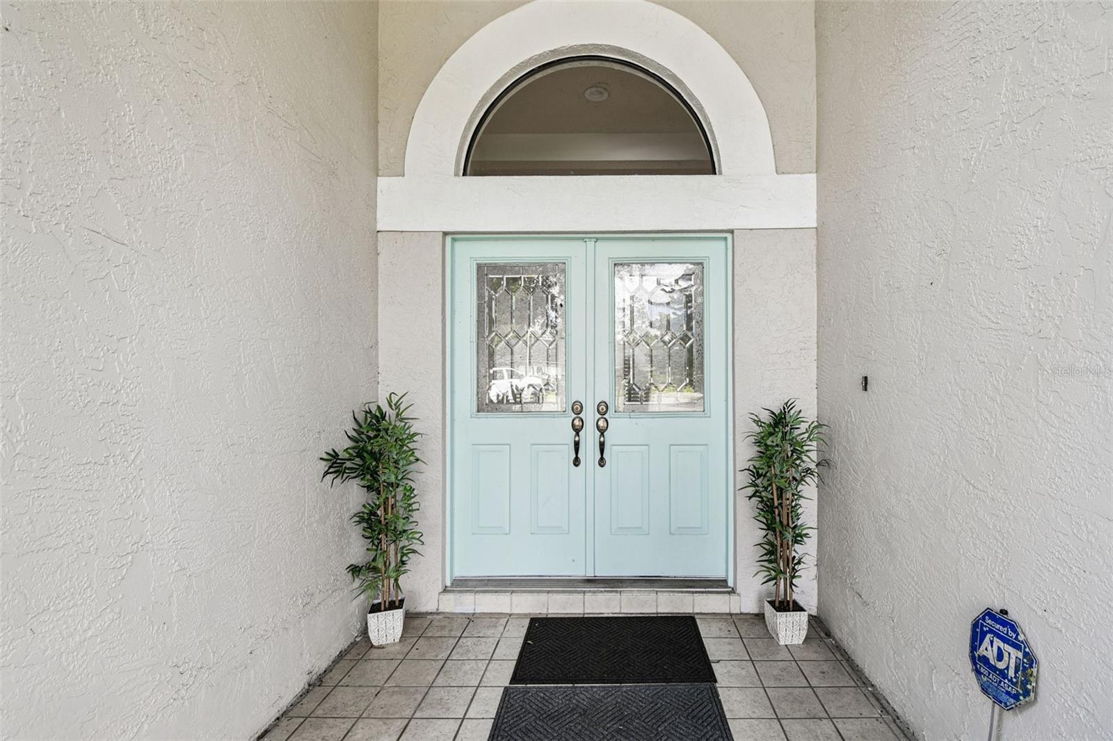 Image 4 of 48 For 1905 Horseshoe Drive