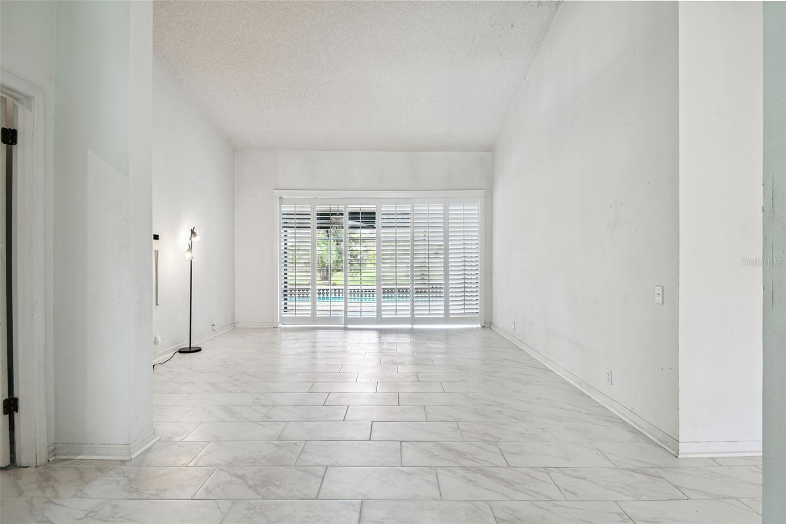 Image 6 of 48 For 1905 Horseshoe Drive