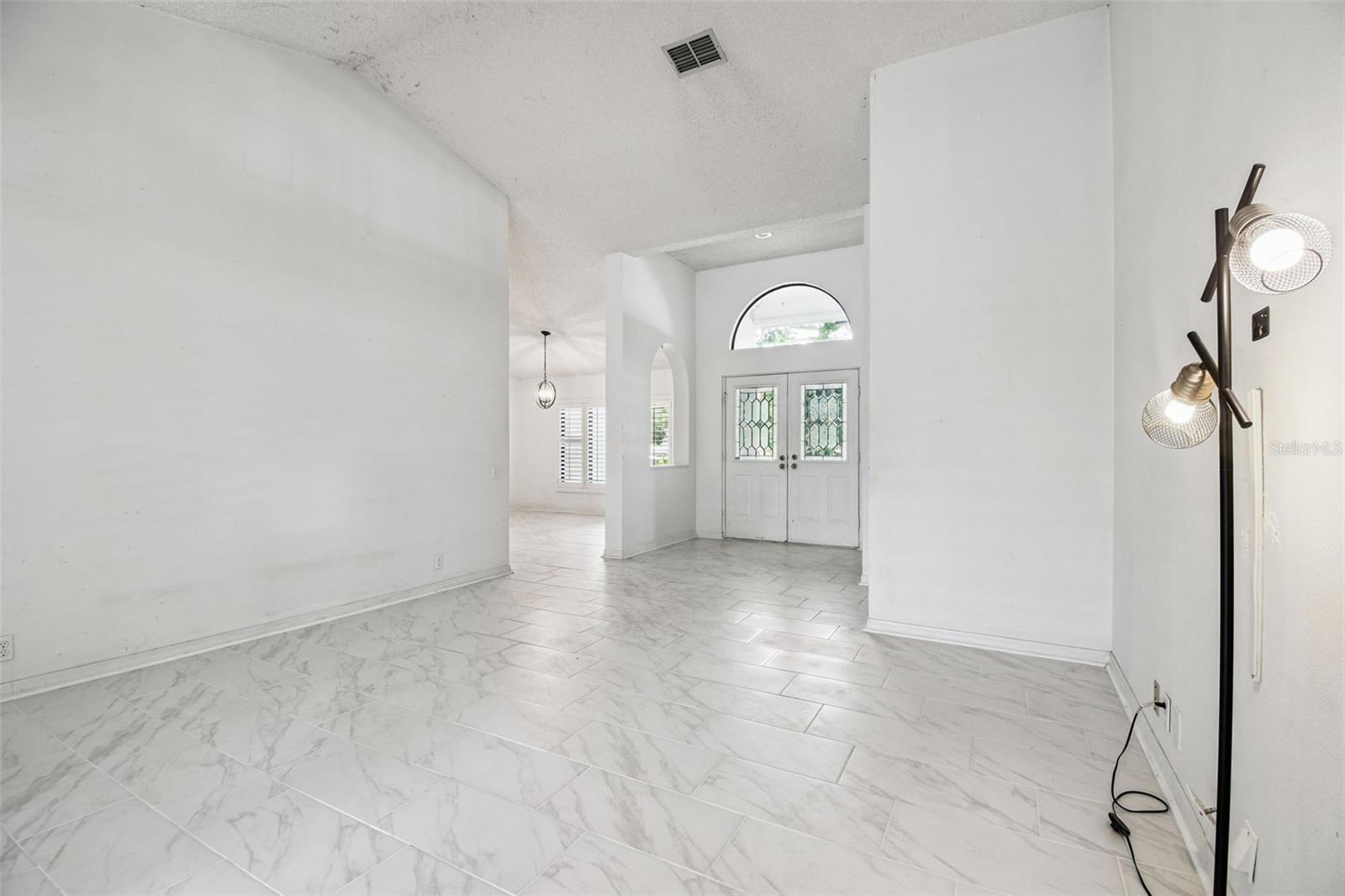 Image 8 of 48 For 1905 Horseshoe Drive