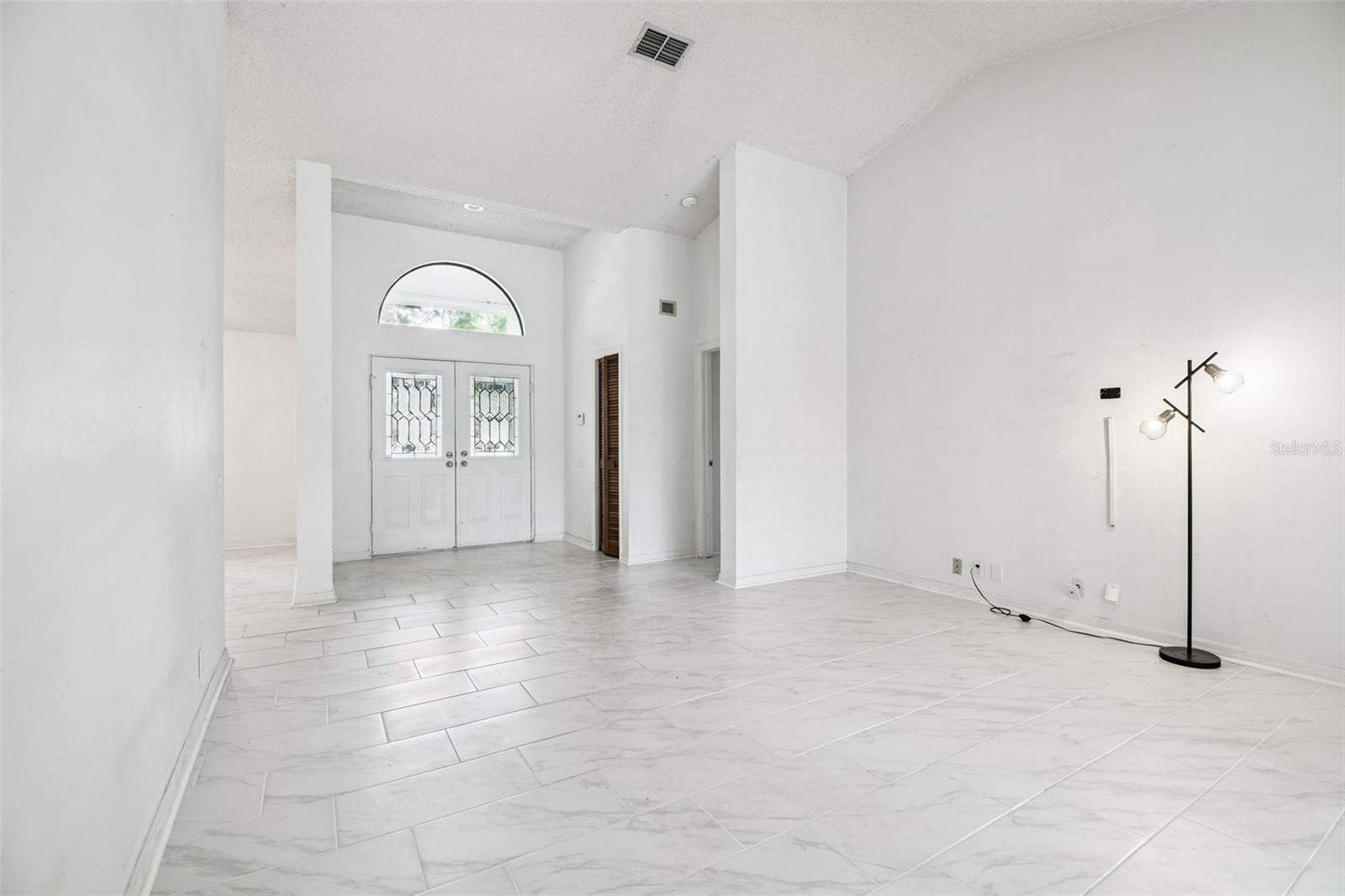 Image 9 of 48 For 1905 Horseshoe Drive