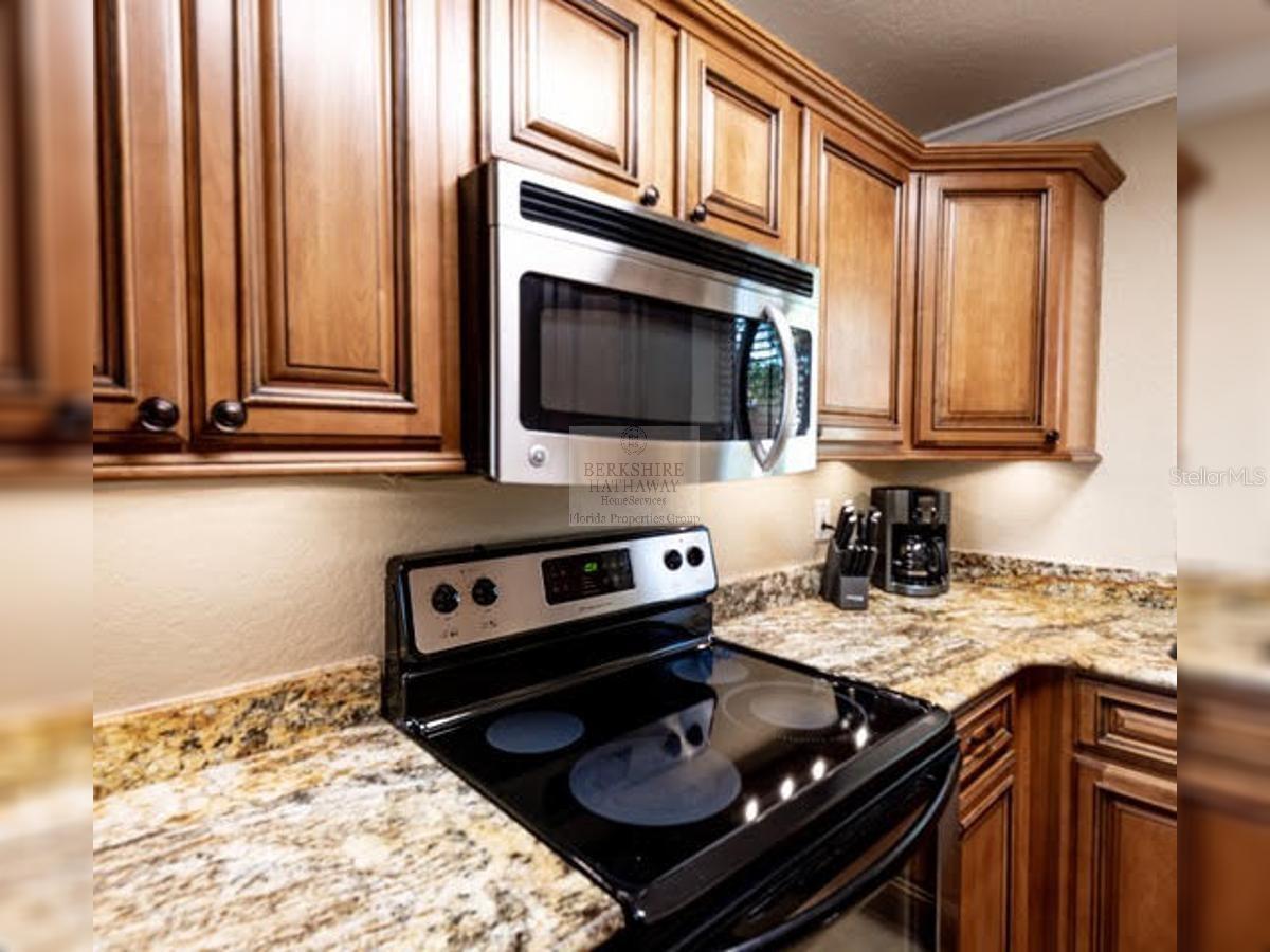 Image 14 of 31 For 10265 Gulf Boulevard A308