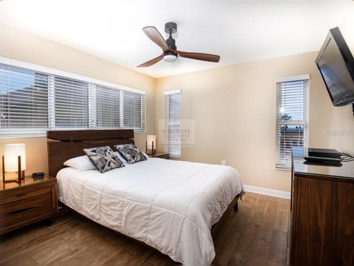 Image 16 of 31 For 10265 Gulf Boulevard A308