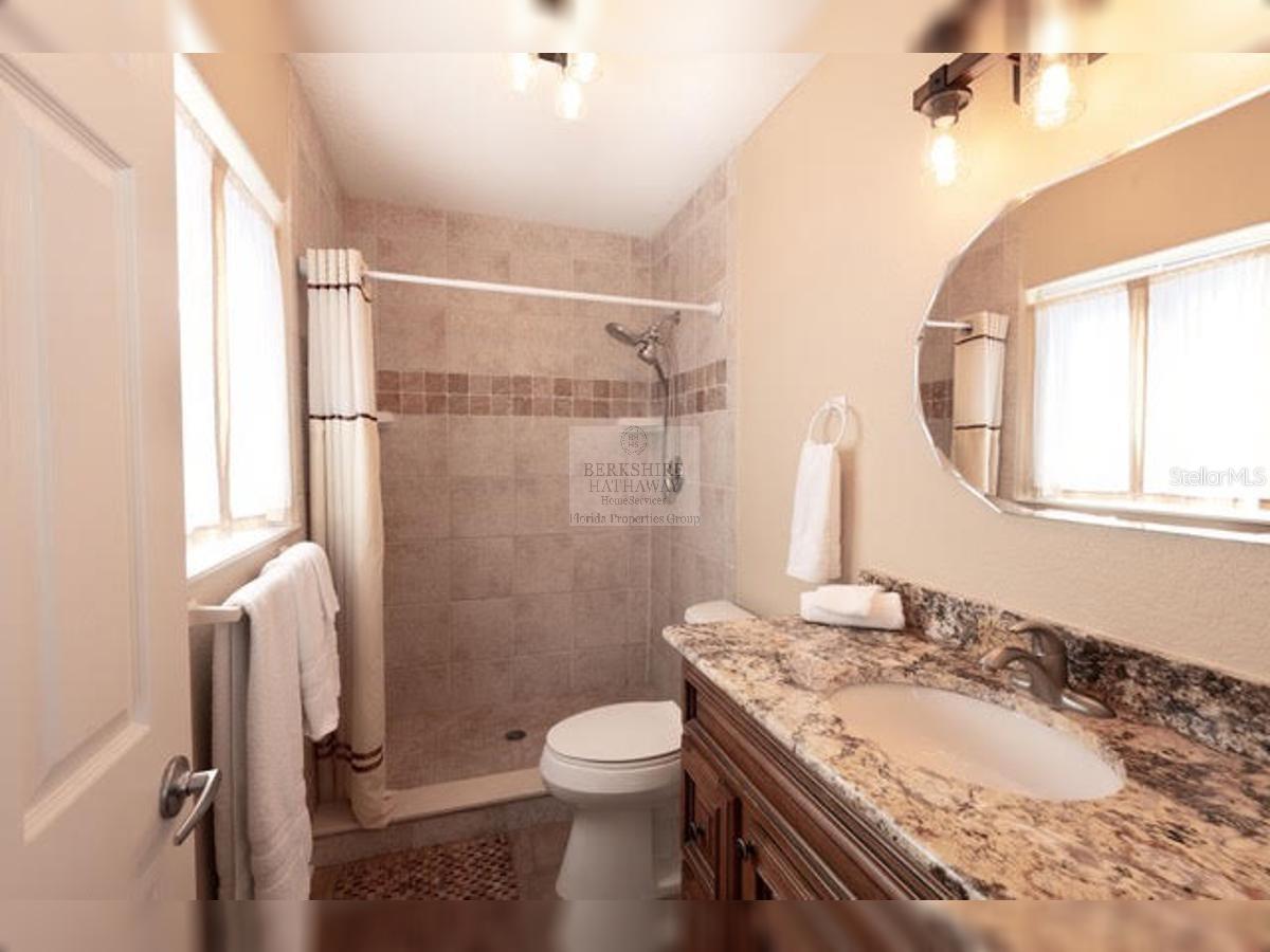 Image 21 of 31 For 10265 Gulf Boulevard A308