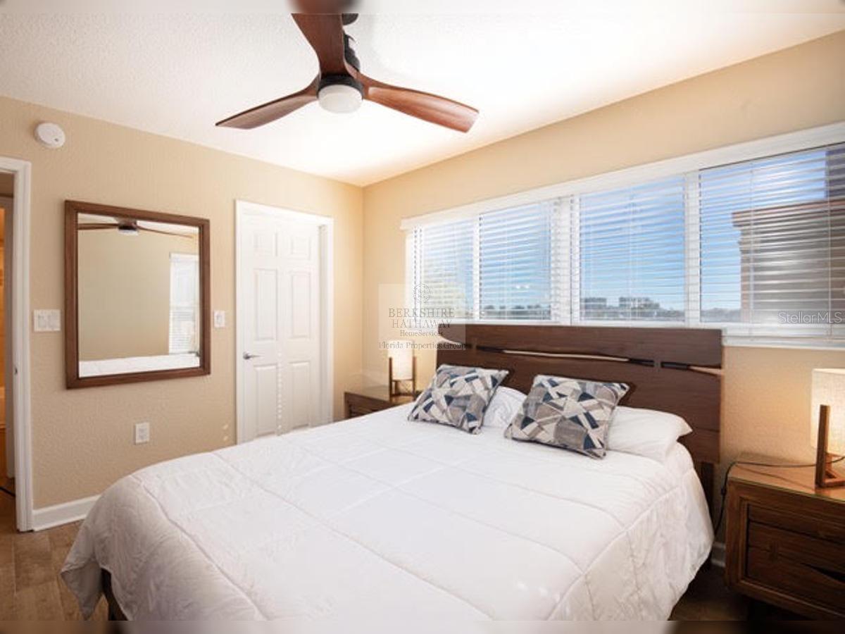 Image 24 of 31 For 10265 Gulf Boulevard A308