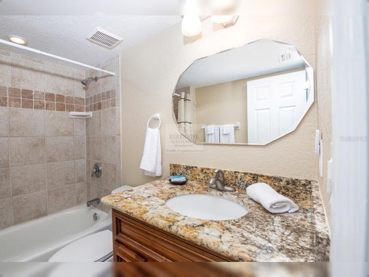 Image 26 of 31 For 10265 Gulf Boulevard A308