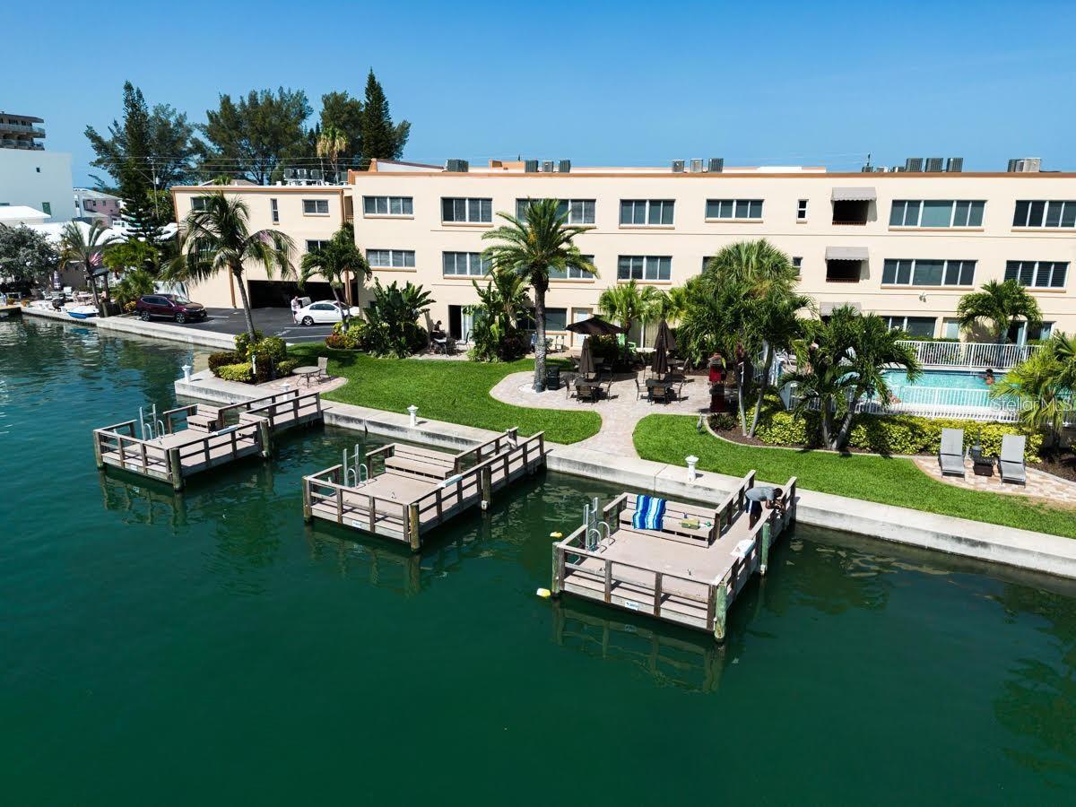 Image 29 of 31 For 10265 Gulf Boulevard A308