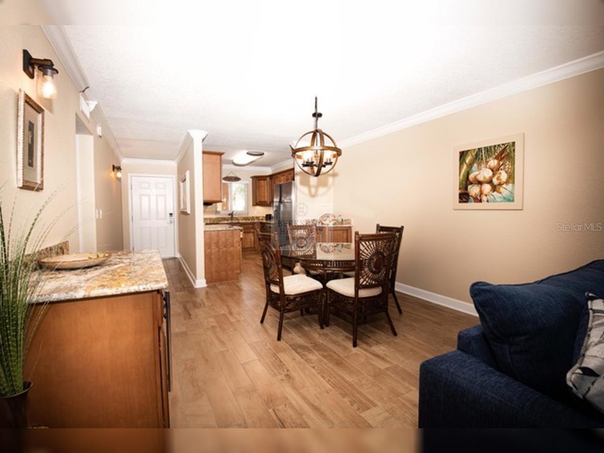 Image 8 of 31 For 10265 Gulf Boulevard A308