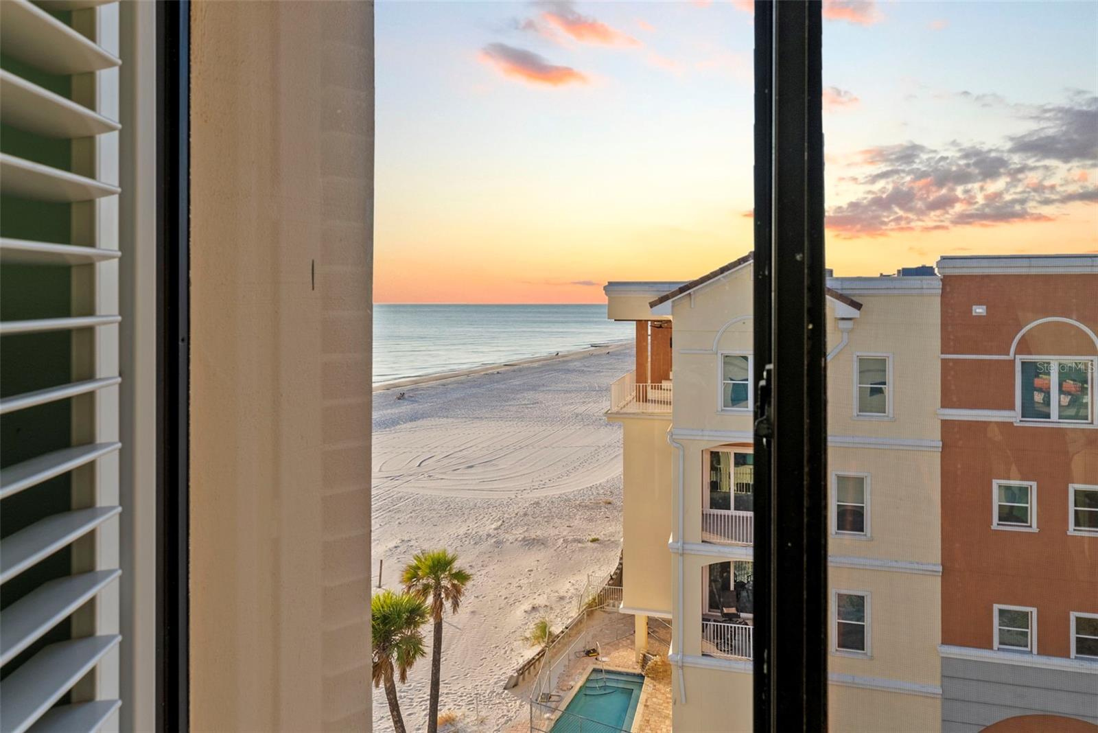 Image 17 of 71 For 13650 Gulf Boulevard 604