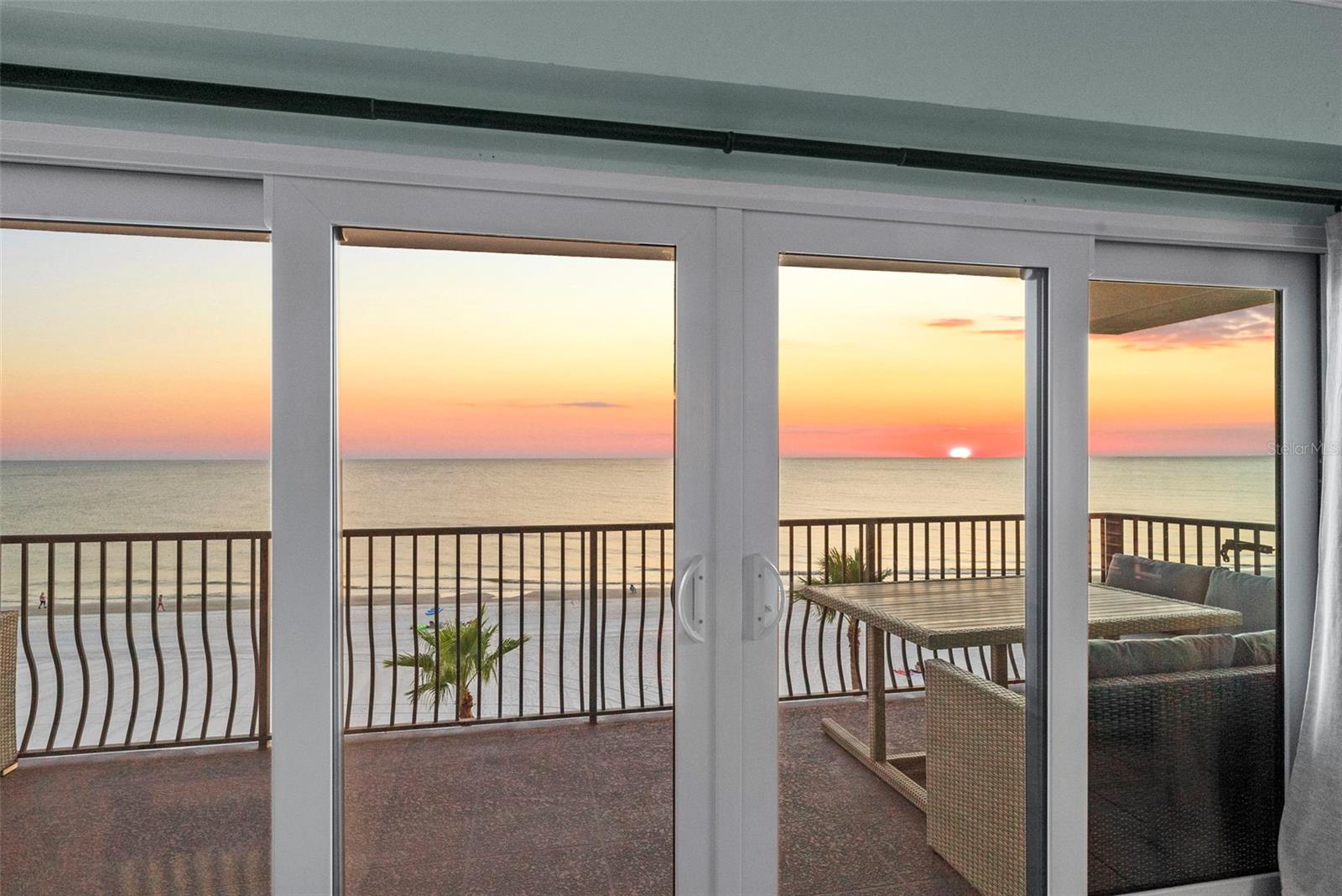 Image 18 of 71 For 13650 Gulf Boulevard 604