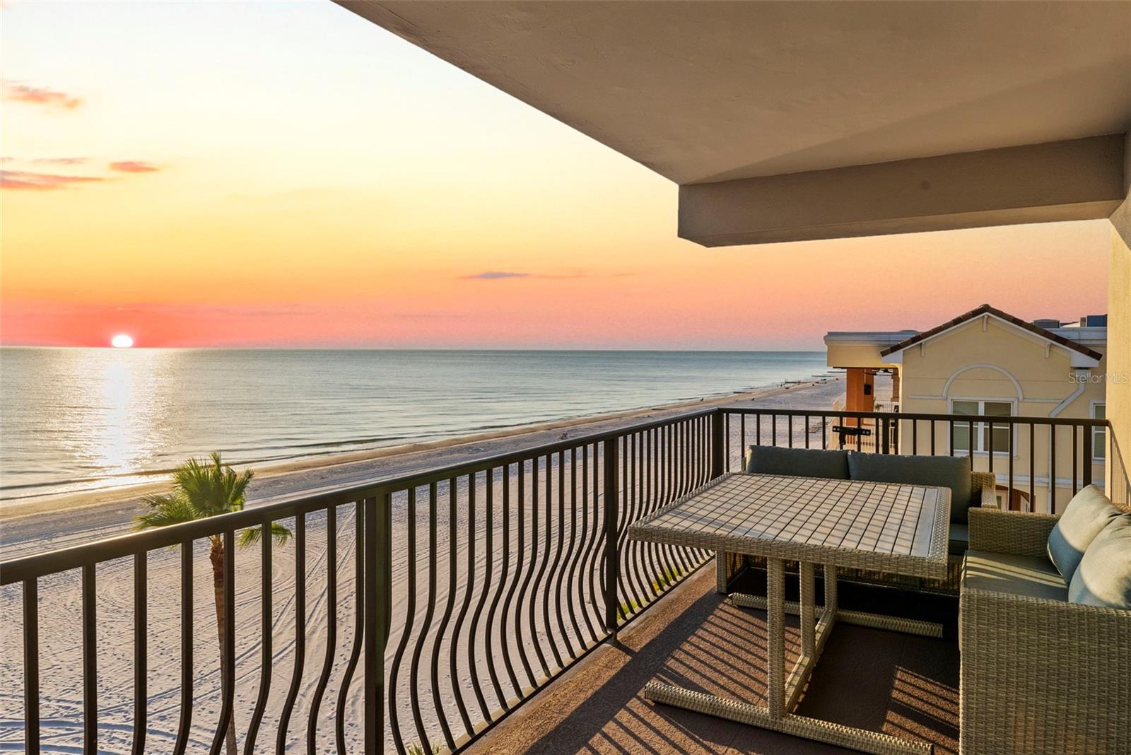 Image 19 of 71 For 13650 Gulf Boulevard 604