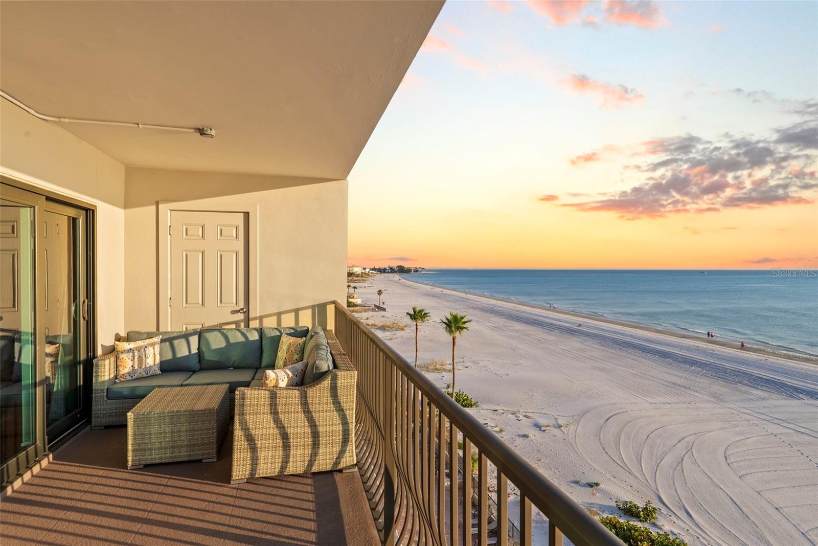 Image 22 of 71 For 13650 Gulf Boulevard 604