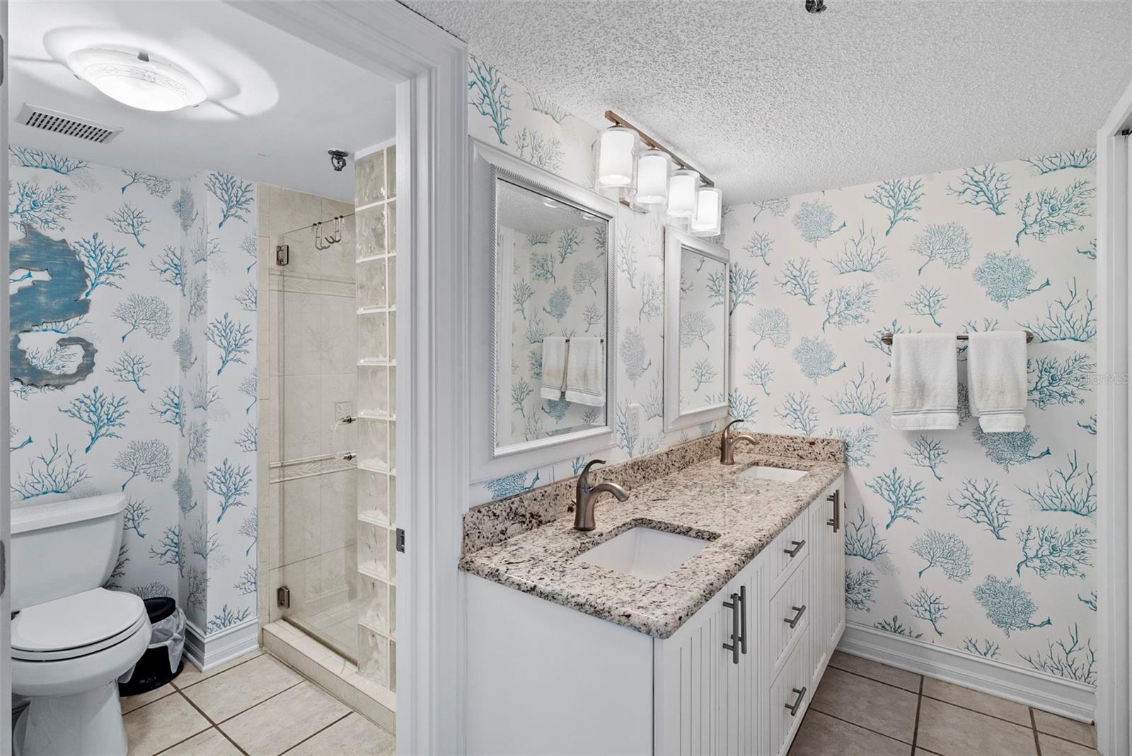 Image 34 of 71 For 13650 Gulf Boulevard 604