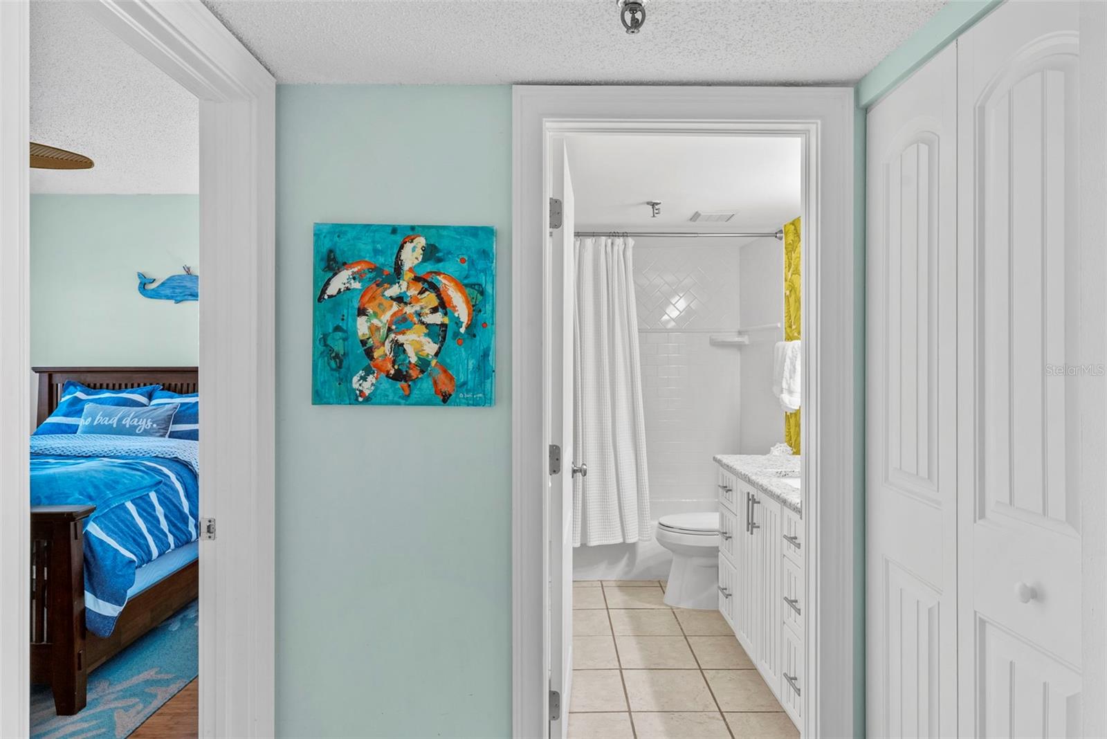 Image 37 of 71 For 13650 Gulf Boulevard 604