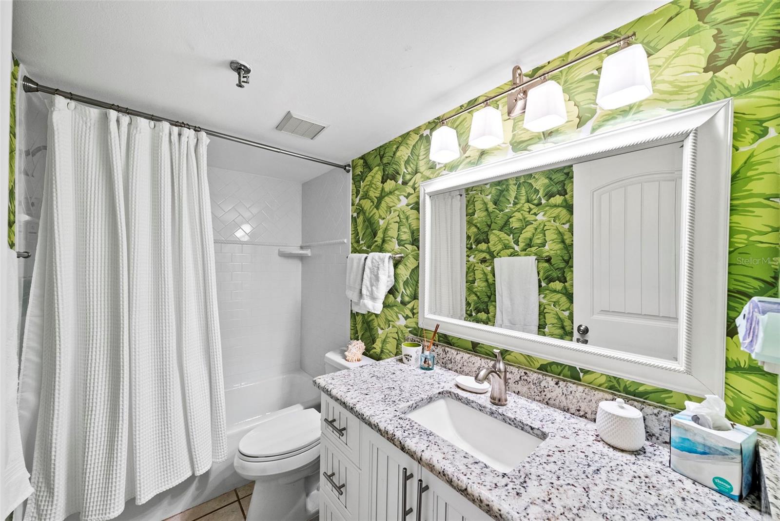 Image 41 of 71 For 13650 Gulf Boulevard 604