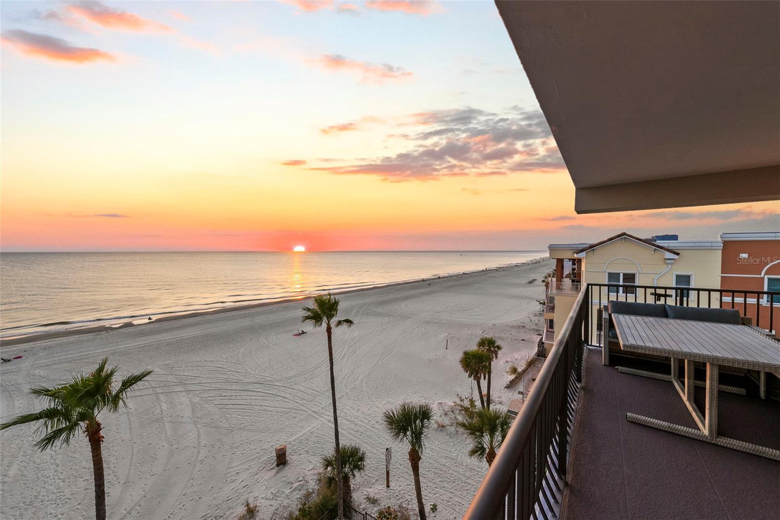 Image 45 of 71 For 13650 Gulf Boulevard 604