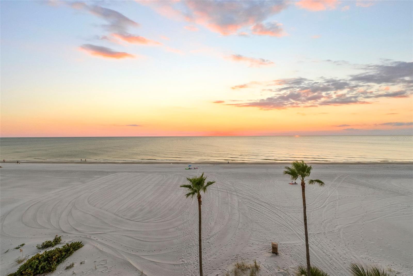 Image 49 of 71 For 13650 Gulf Boulevard 604