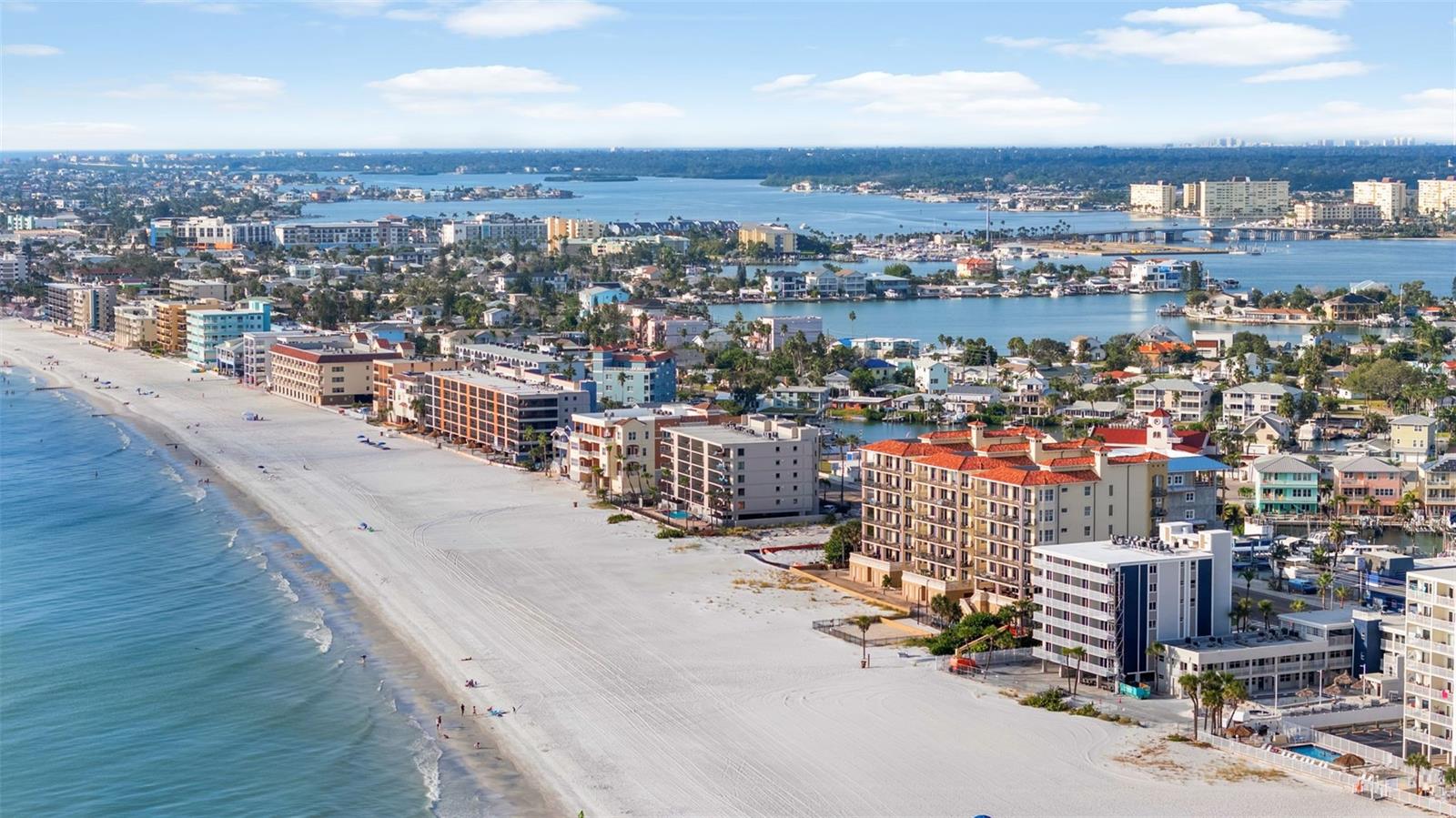 Image 57 of 71 For 13650 Gulf Boulevard 604