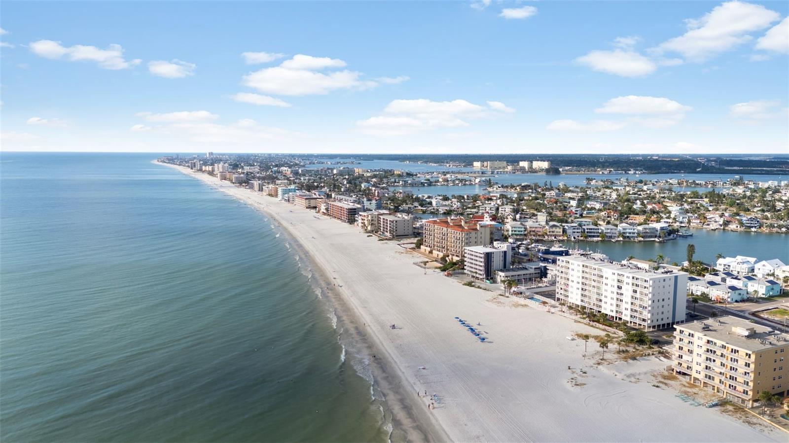 Image 58 of 71 For 13650 Gulf Boulevard 604