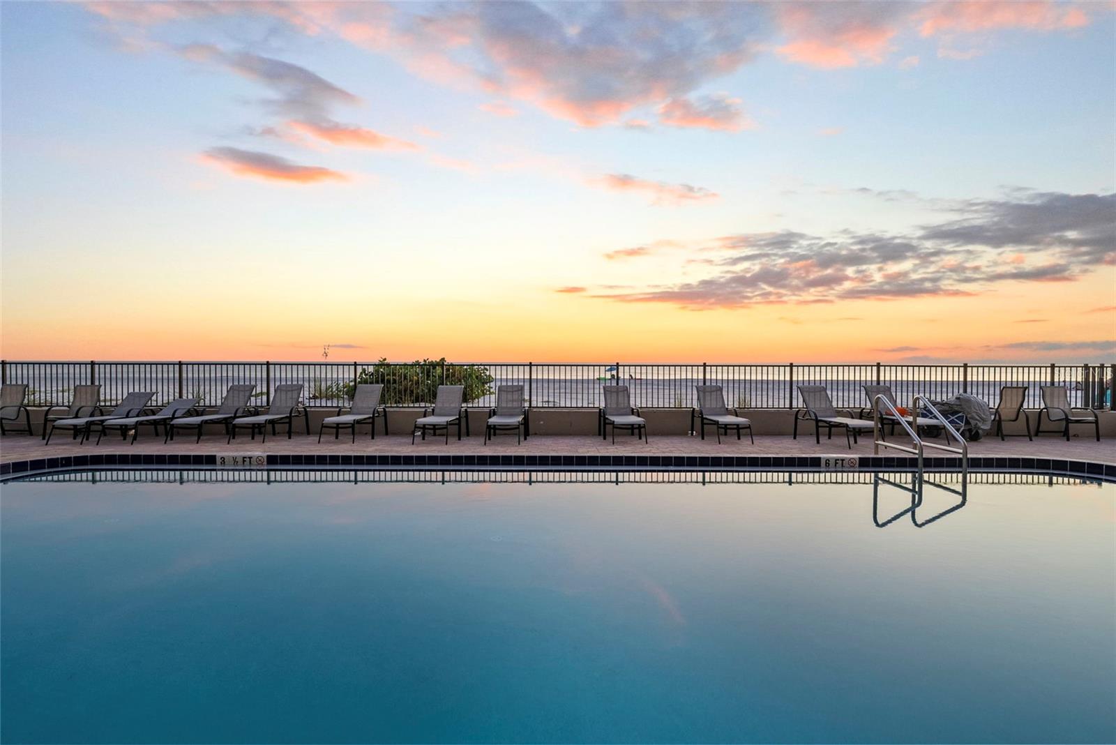 Image 7 of 71 For 13650 Gulf Boulevard 604