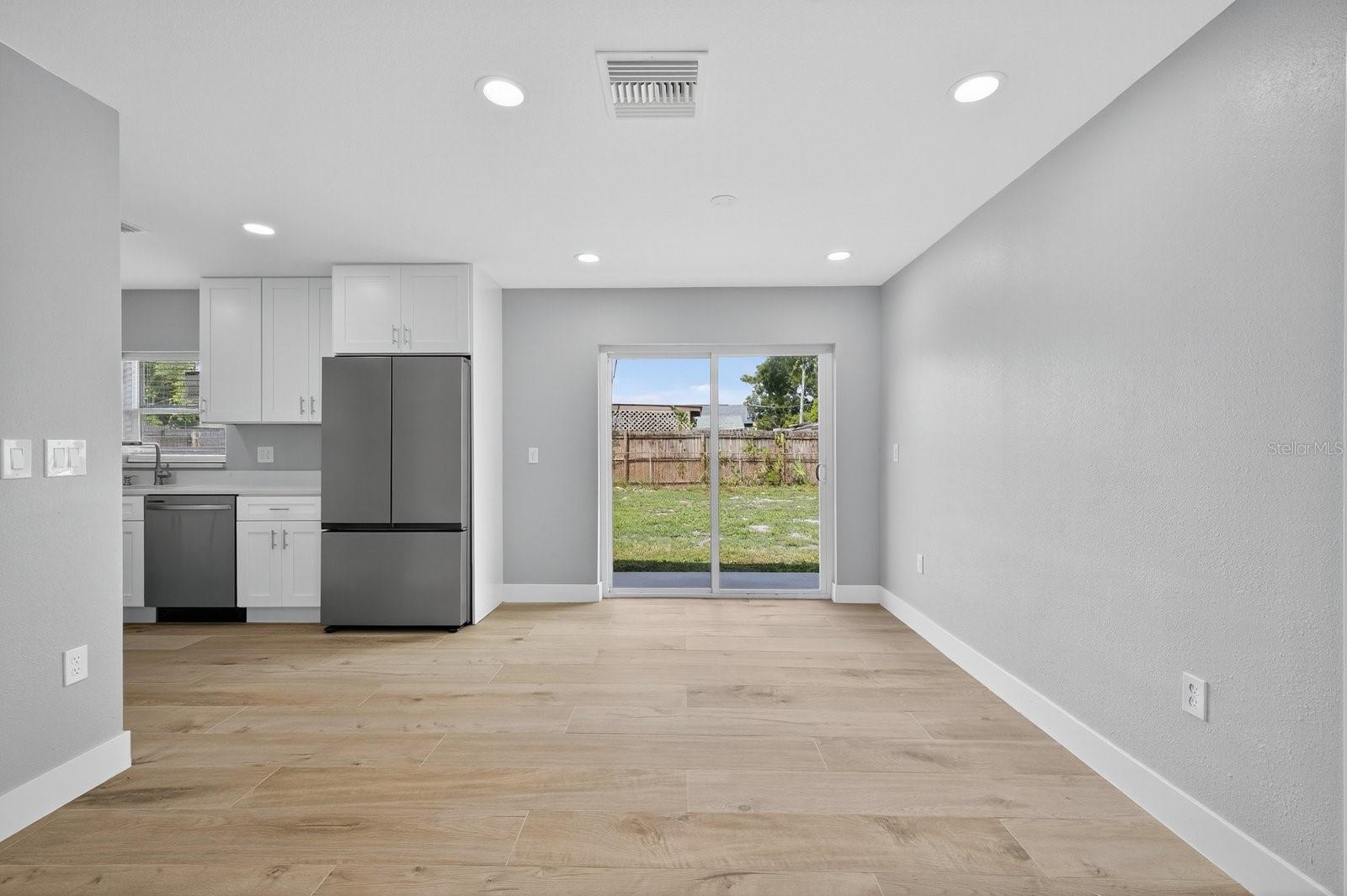 Image 11 of 34 For 4009 Wallace Avenue
