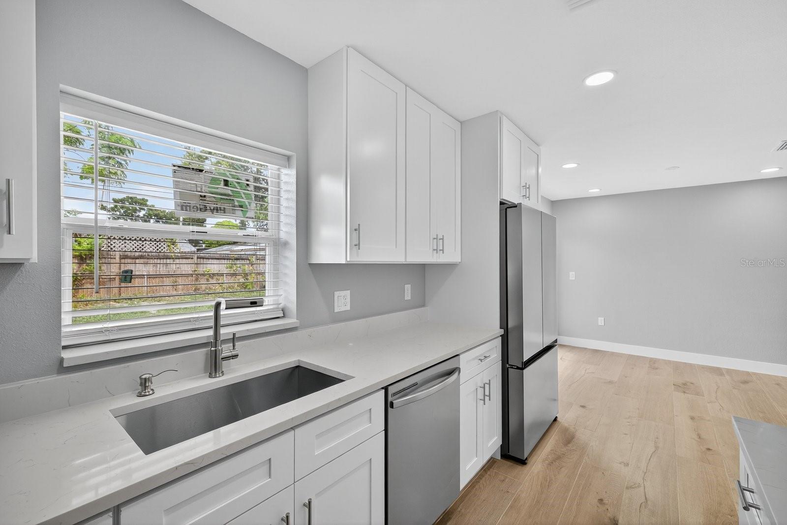 Image 14 of 34 For 4009 Wallace Avenue