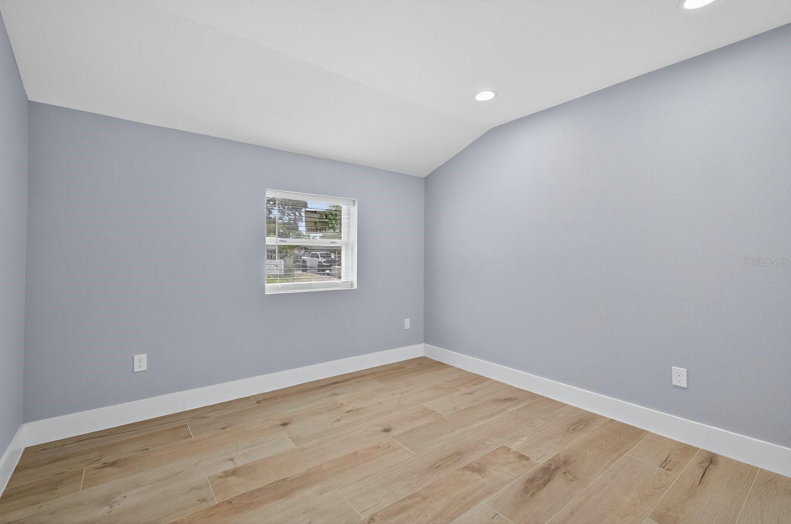 Image 19 of 34 For 4009 Wallace Avenue
